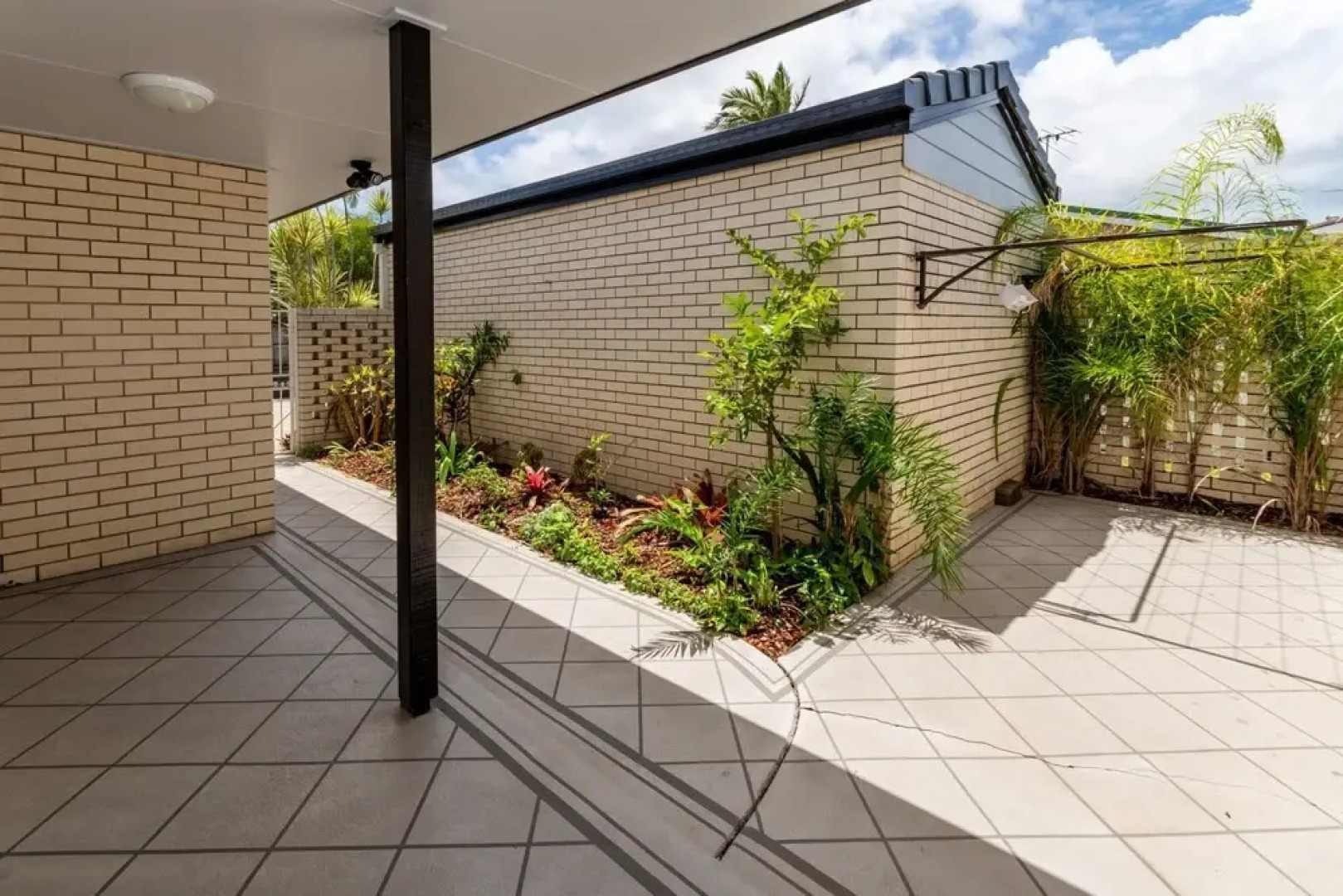 Canal Duplex Close to Everything you Need for a Great Holiday