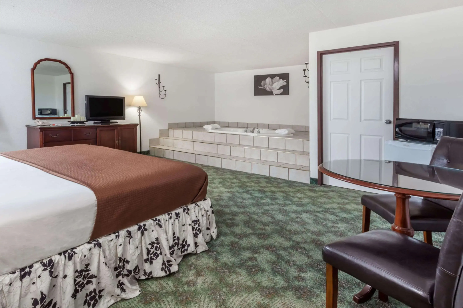 Howard Johnson Melville