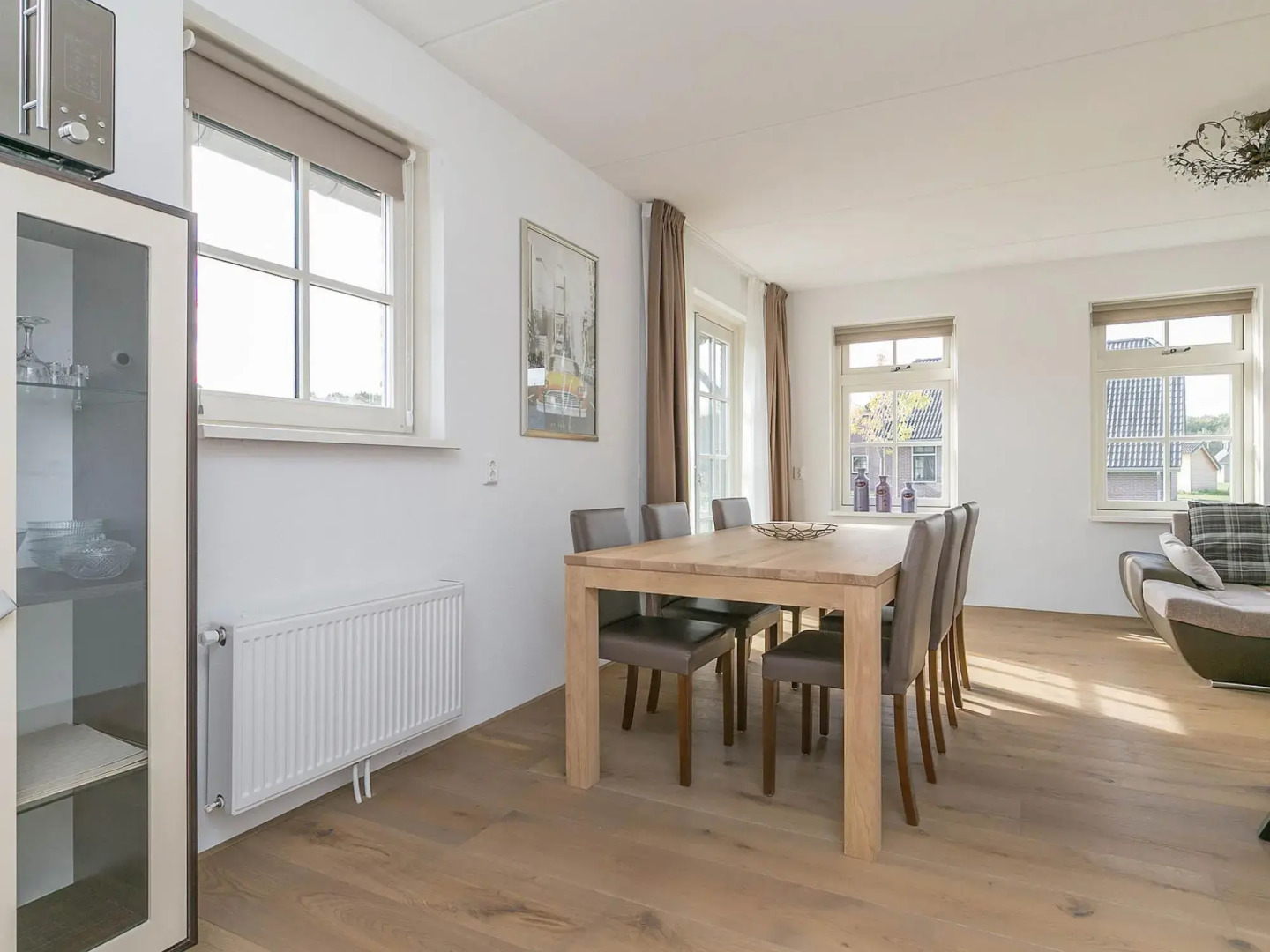 Detached 2 Bathroom Villa in Quiet Location near Forest