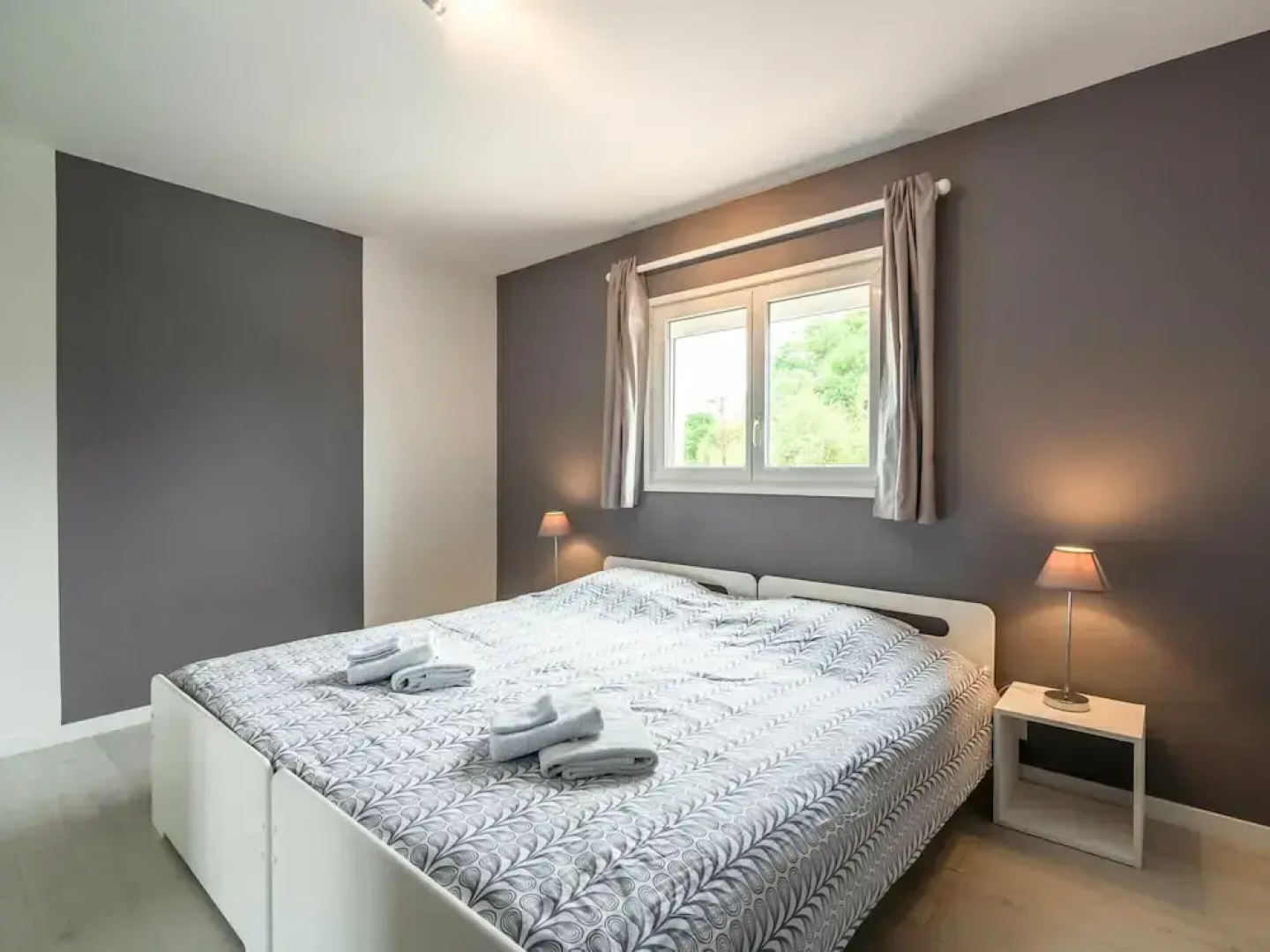 Villa w/ Palm Trees & Pool