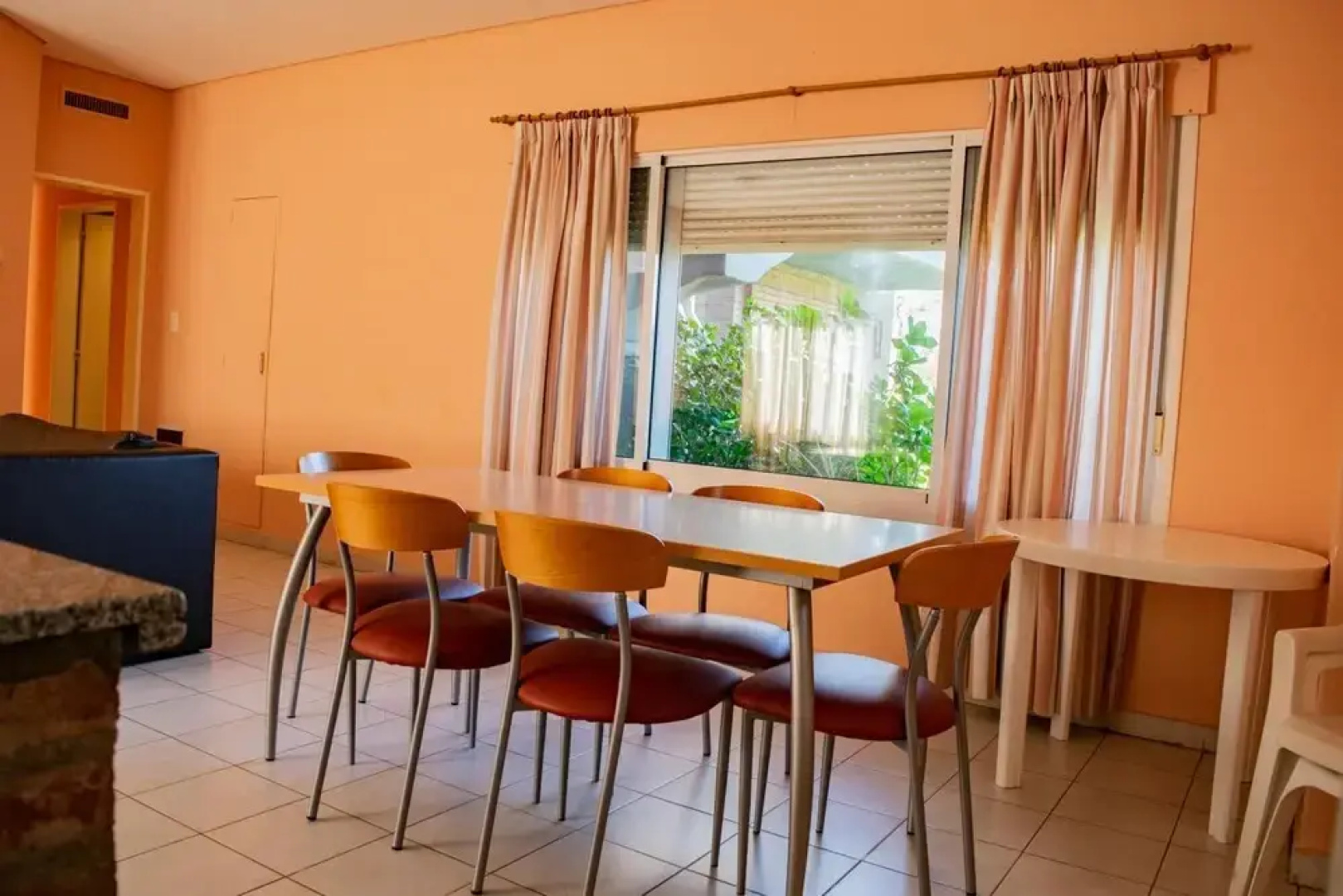 Los Robles Apart Hotel