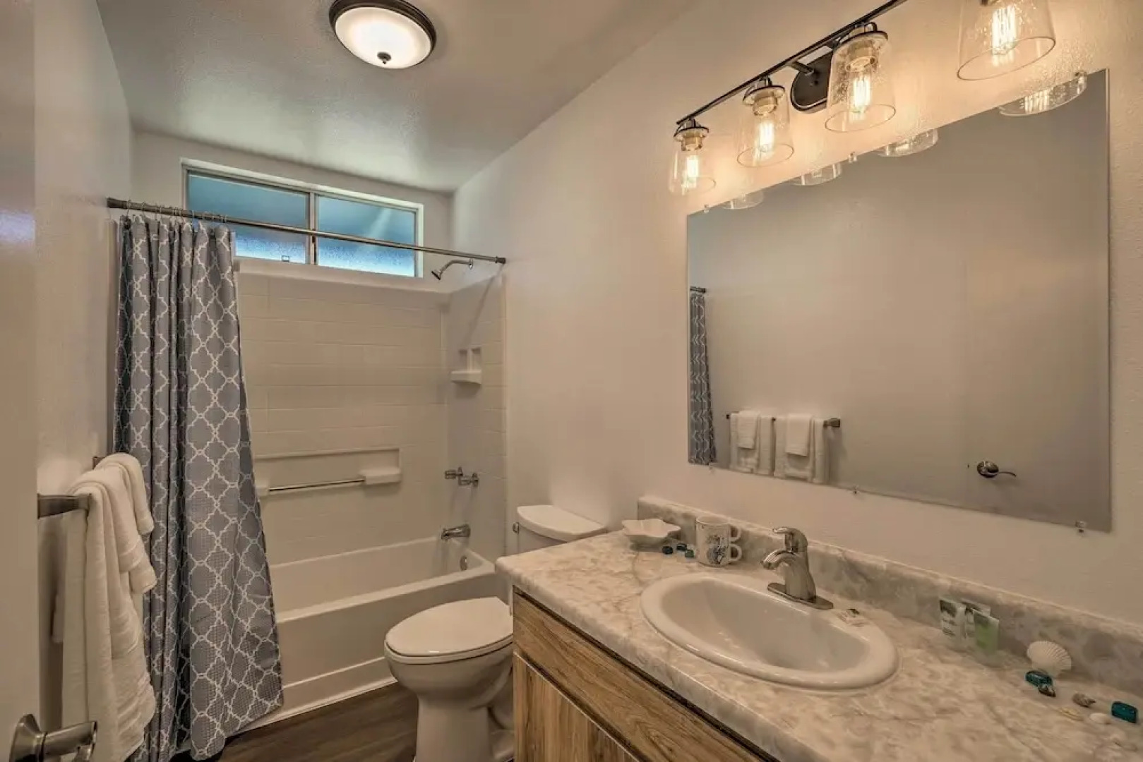 Keaau Home - 34 Mi to Volcanoes NP, Near Hilo