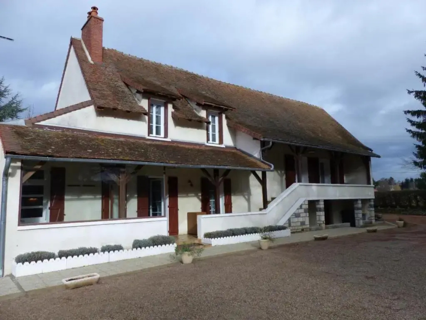 Gîte Saint-Pourçain-sur-Sioule, 5 pièces, 9 personnes - FR-1-489-60