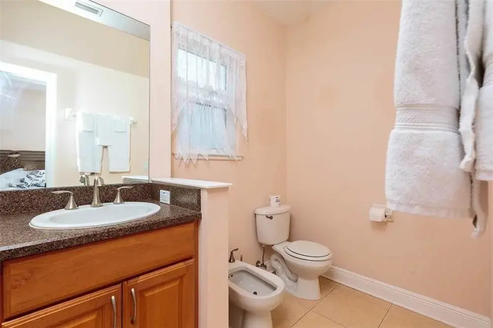 Water's Edge 4 Br home by RedAwning