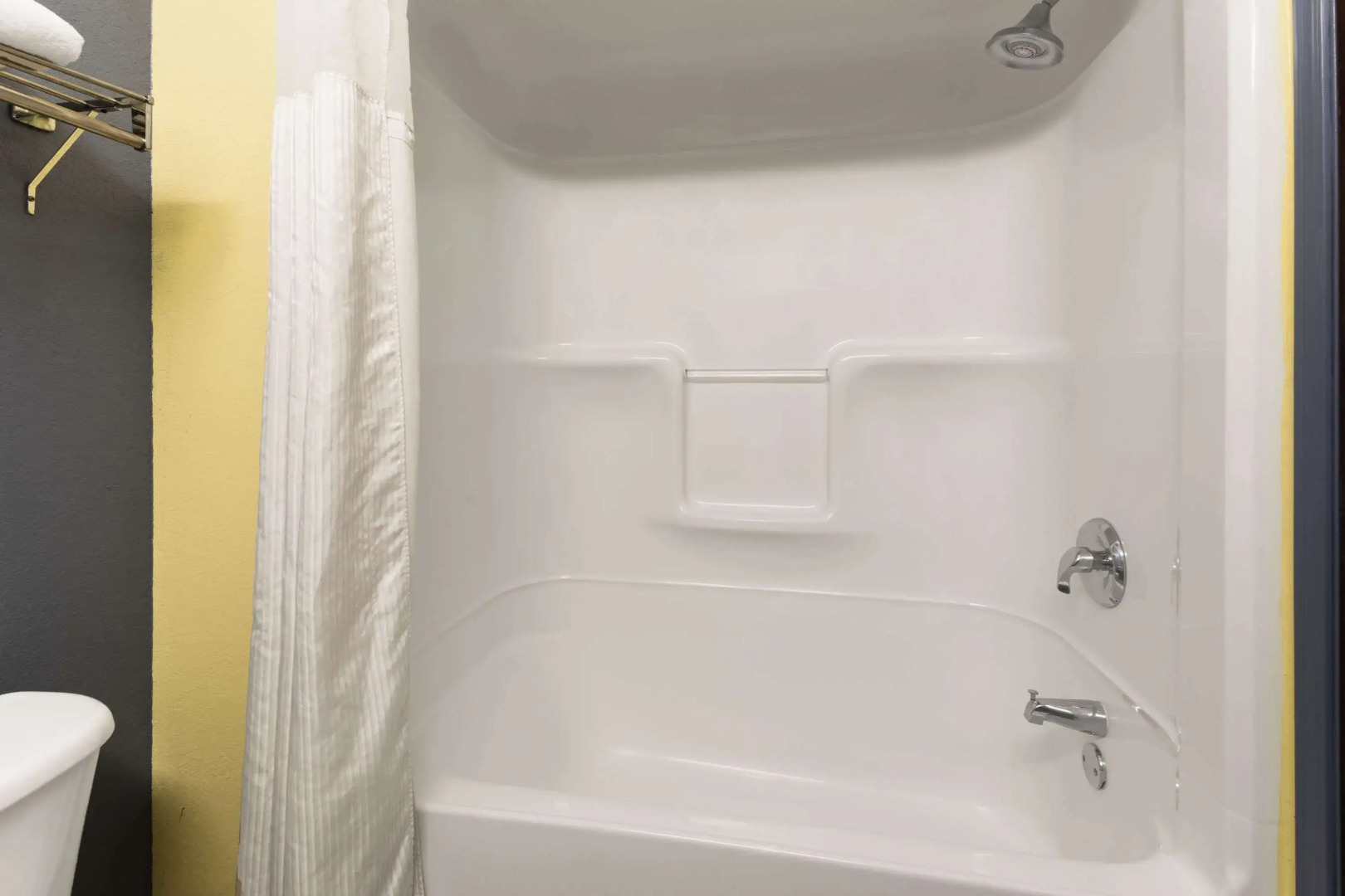 Days Inn & Suites by Wyndham Union City