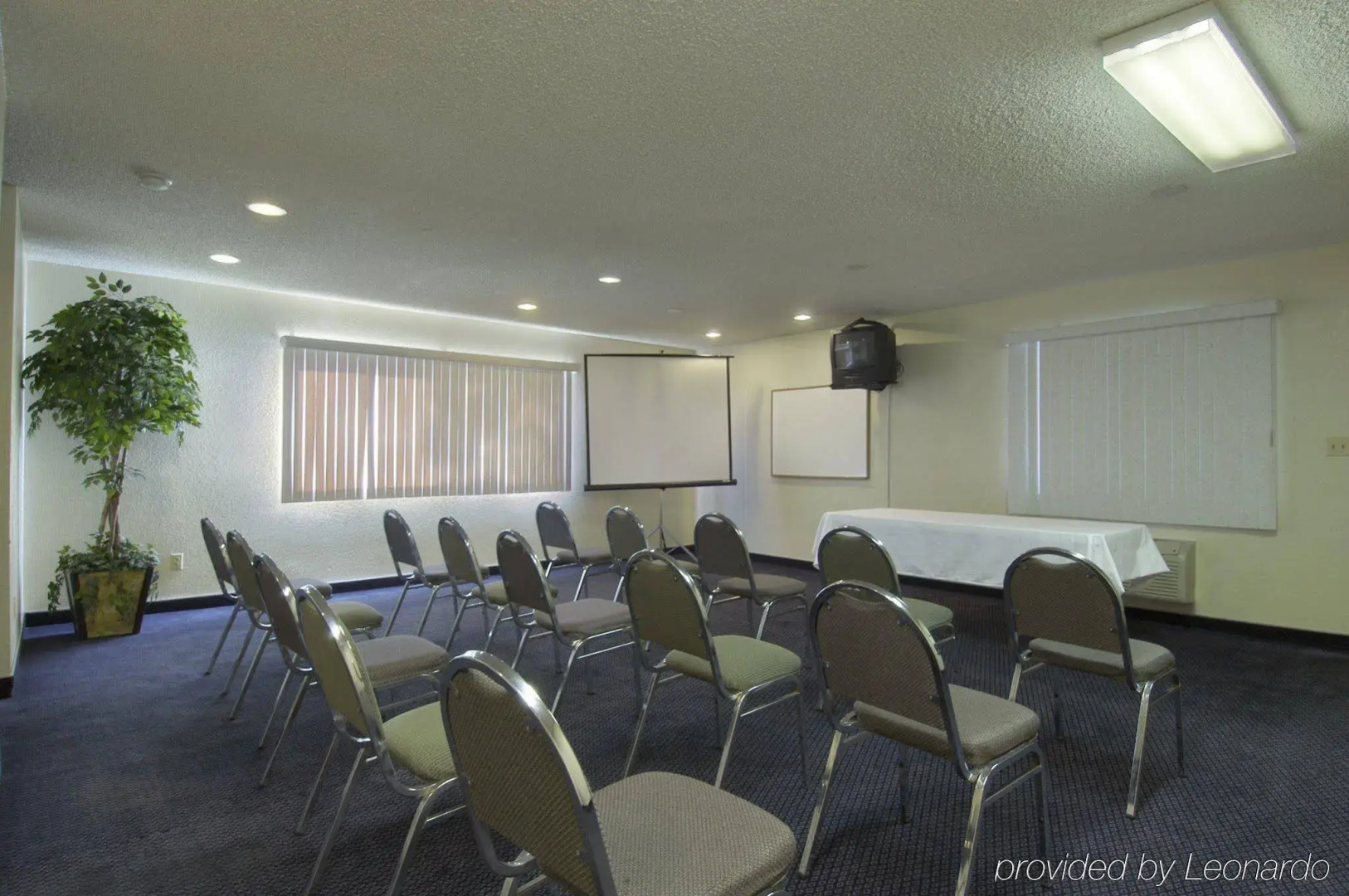 Red Roof Inn Santa Ana