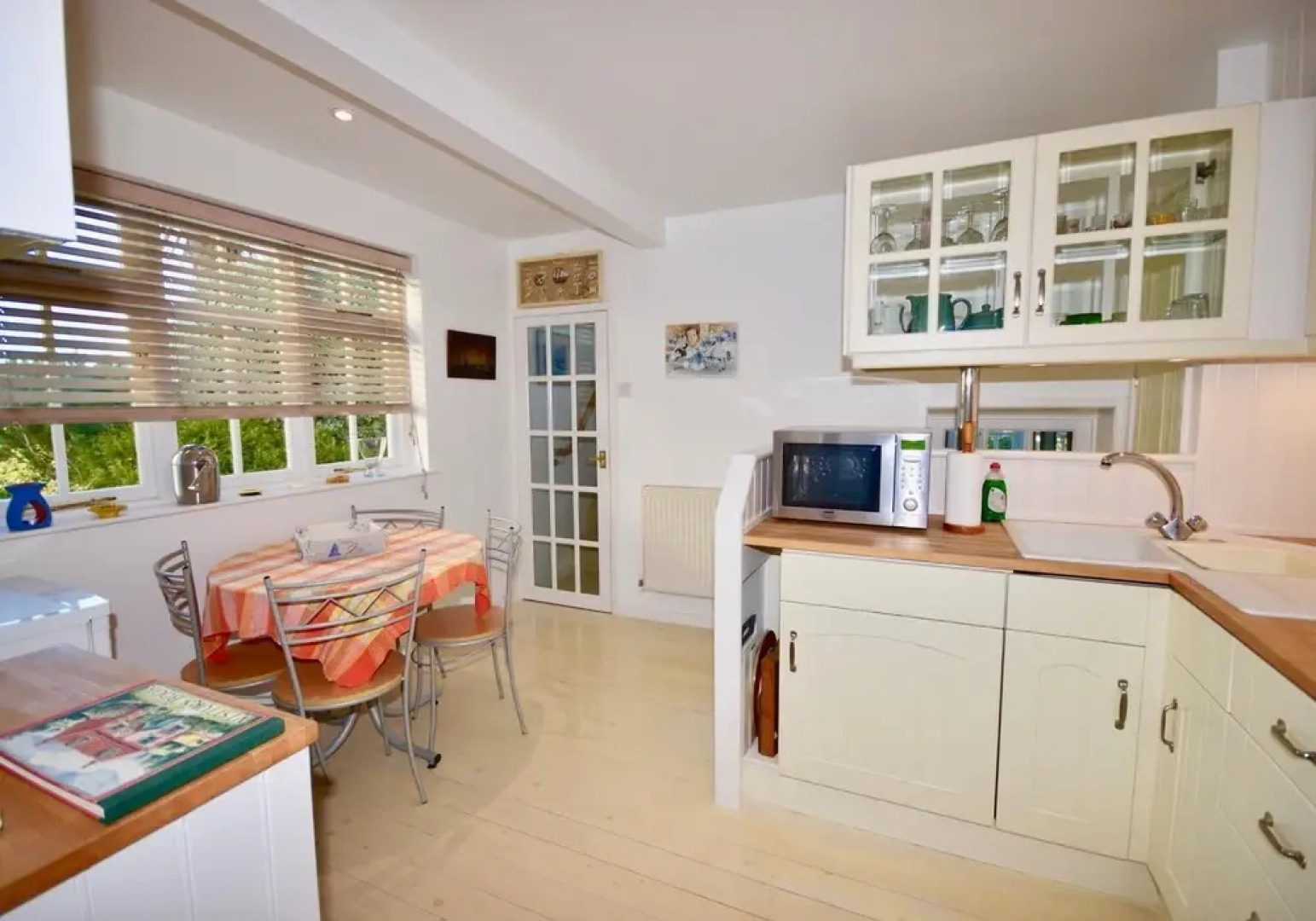 Mulberry 3 bed Cowes Cottage, Solent Views (Sleeps 6)
