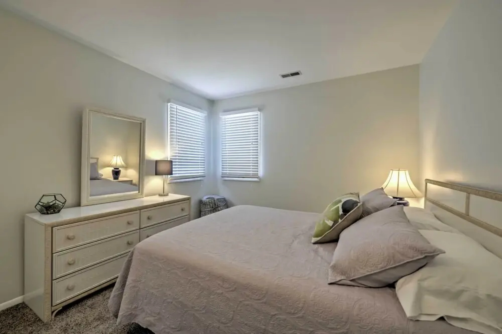 Central Sea Isle City Condo - 1 Block to the Beach