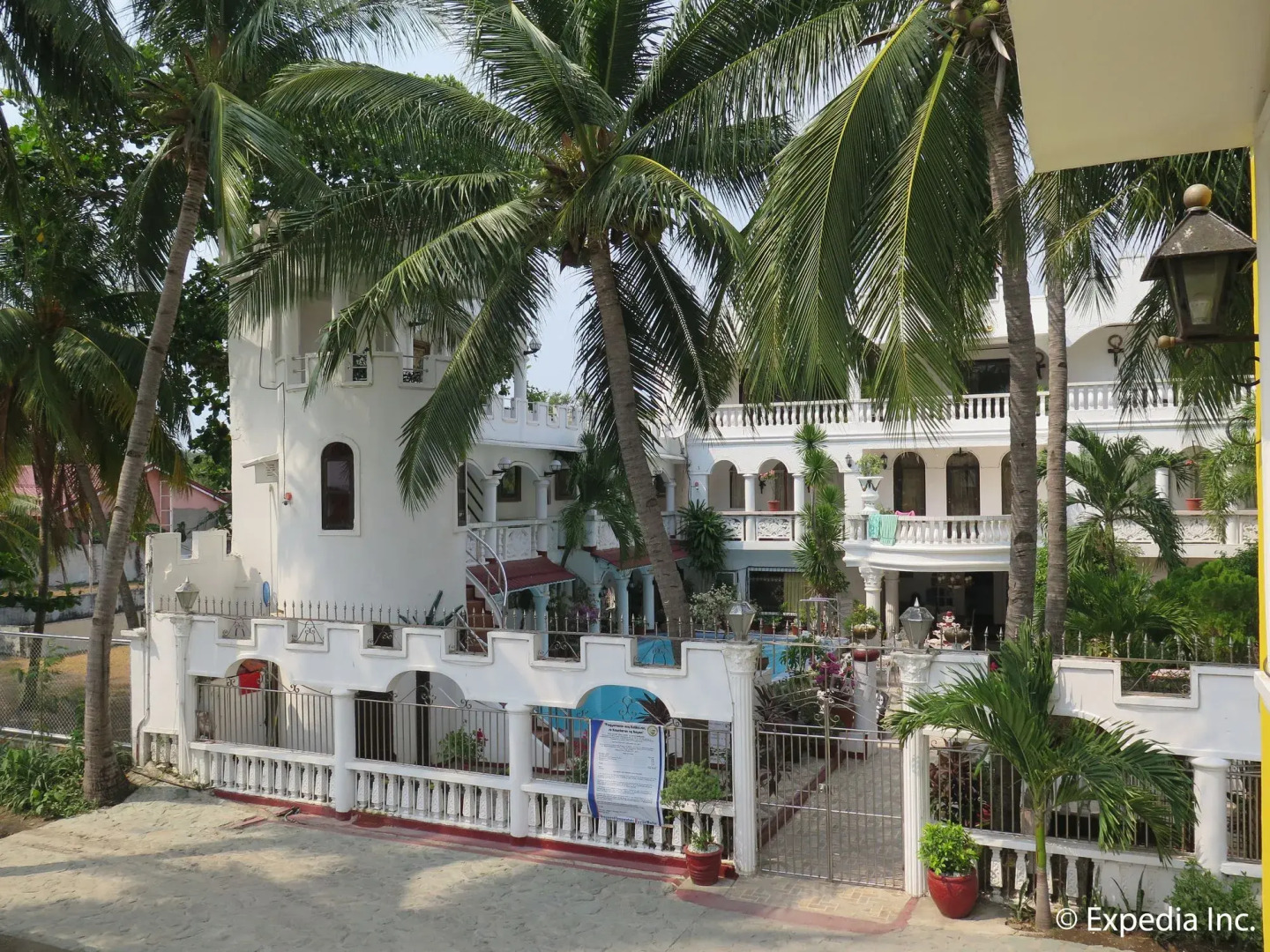 White Castle Resort & Hotel