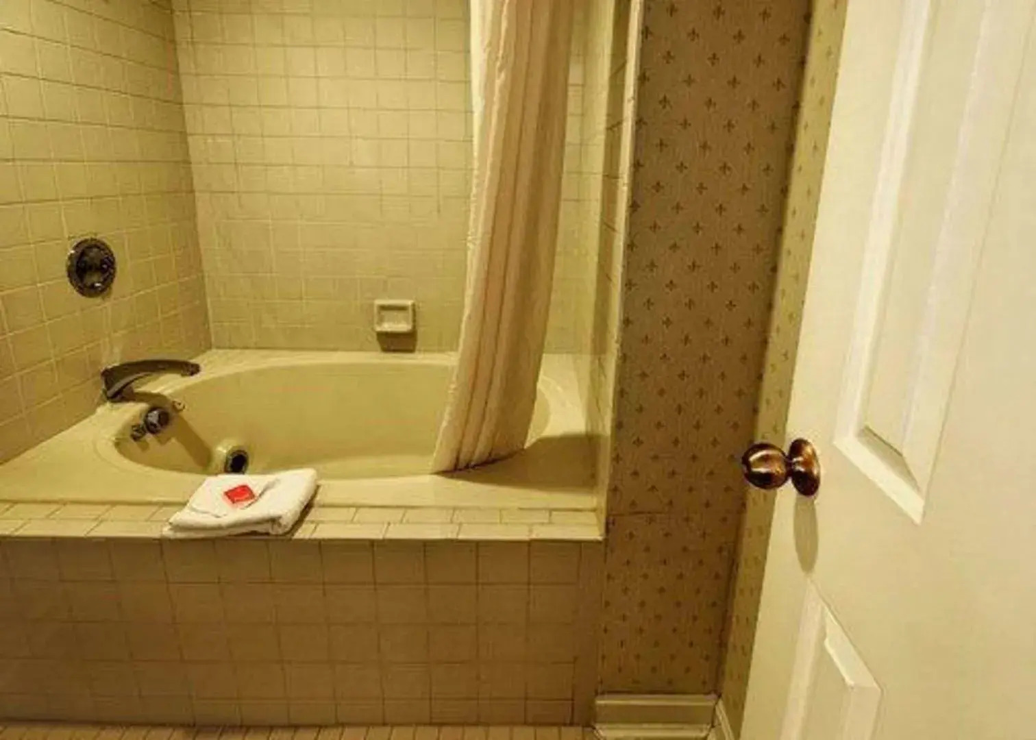 Gold Star Inn & Suites