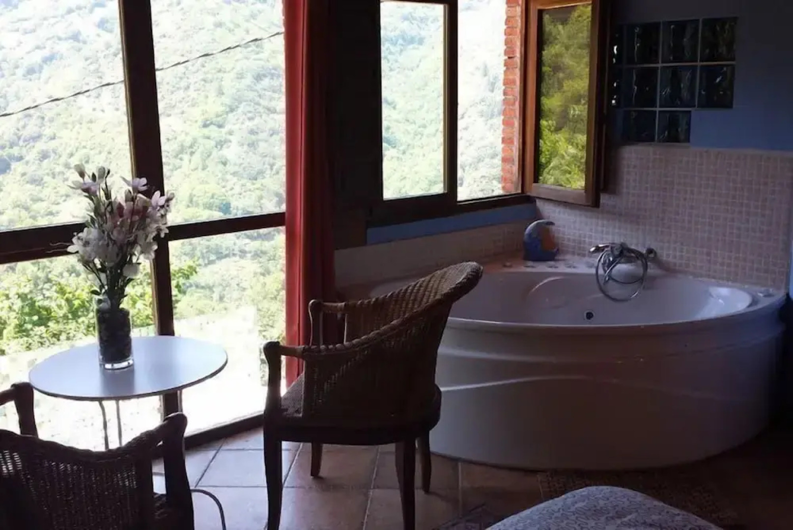 Apartamentos Rurales L'Arboleu