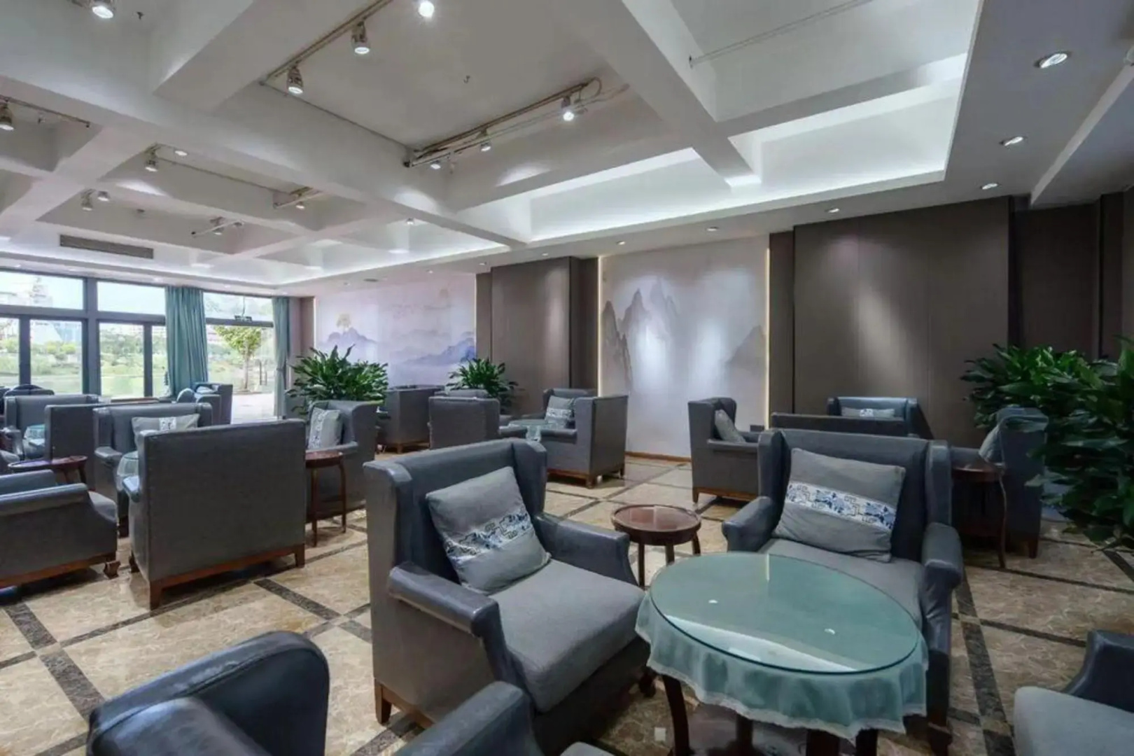 Neijiang Riverside Garden Hotel