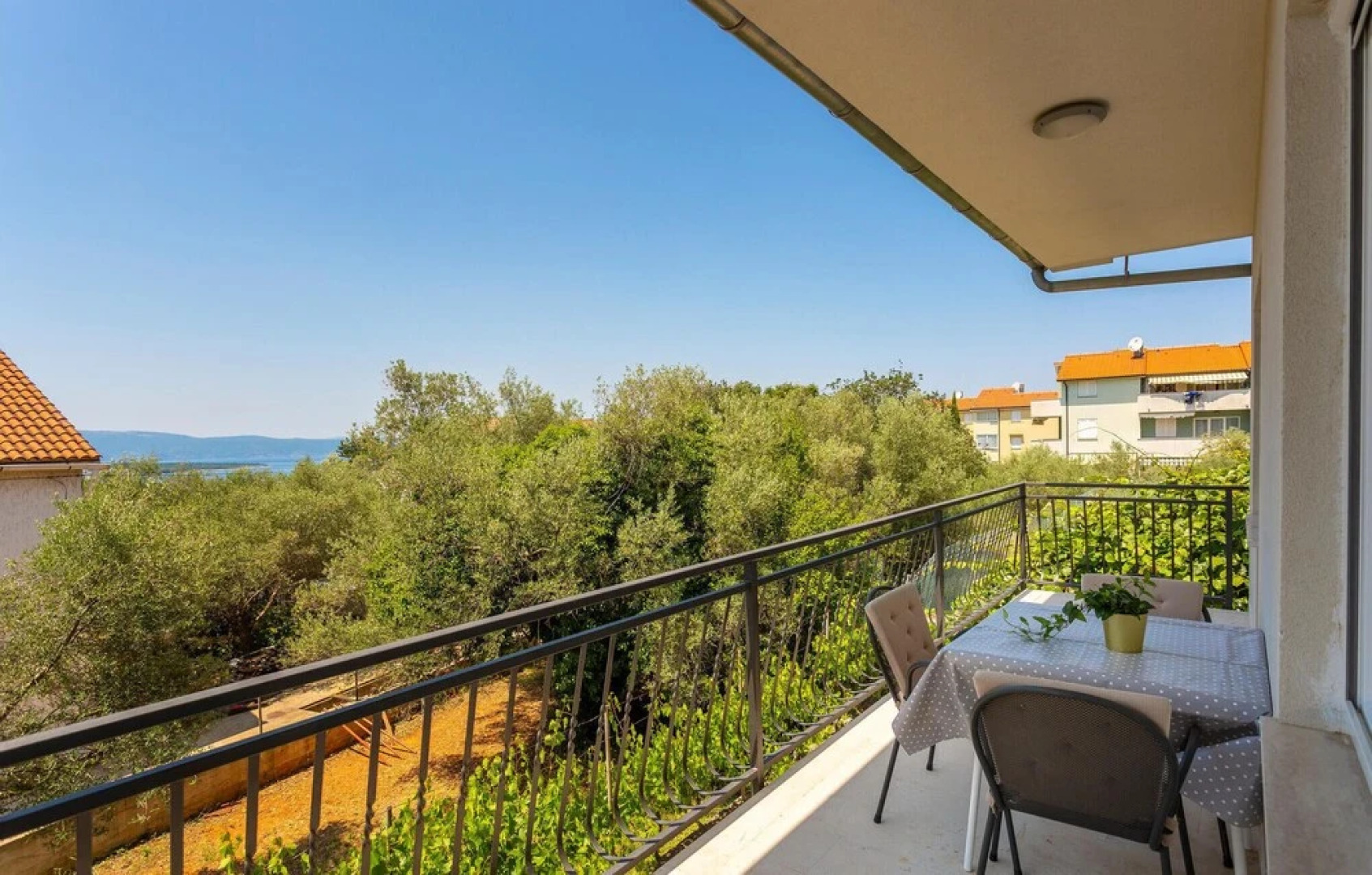 Stunning Apartment in Malinska With 3 Bedrooms and Wifi