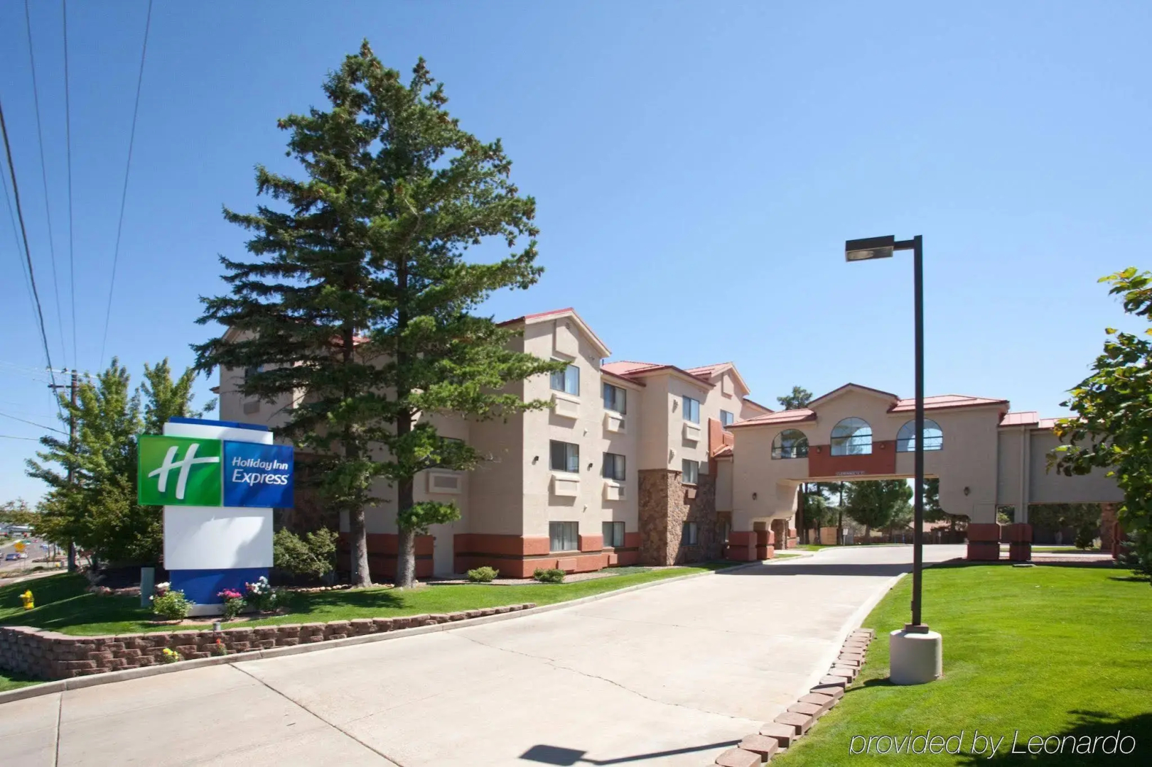 Holiday Inn Express Show Low by IHG