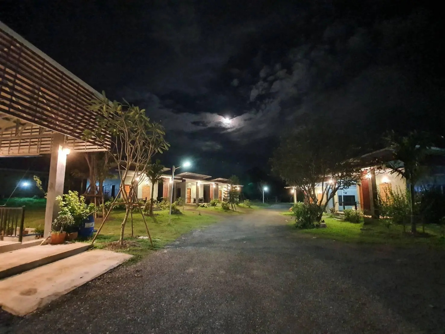 B Tel Chomthong Resort Chiang Mai