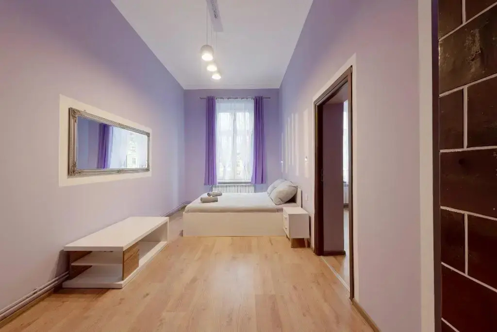 Queen Apartments