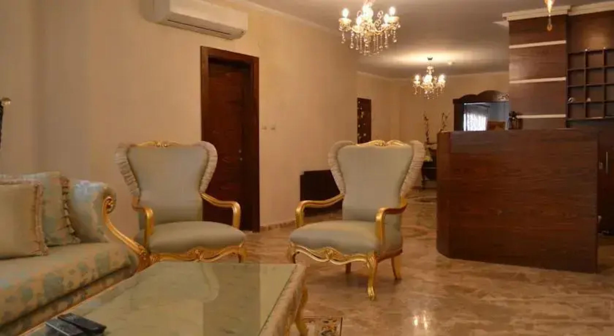 Emprador Hotel
