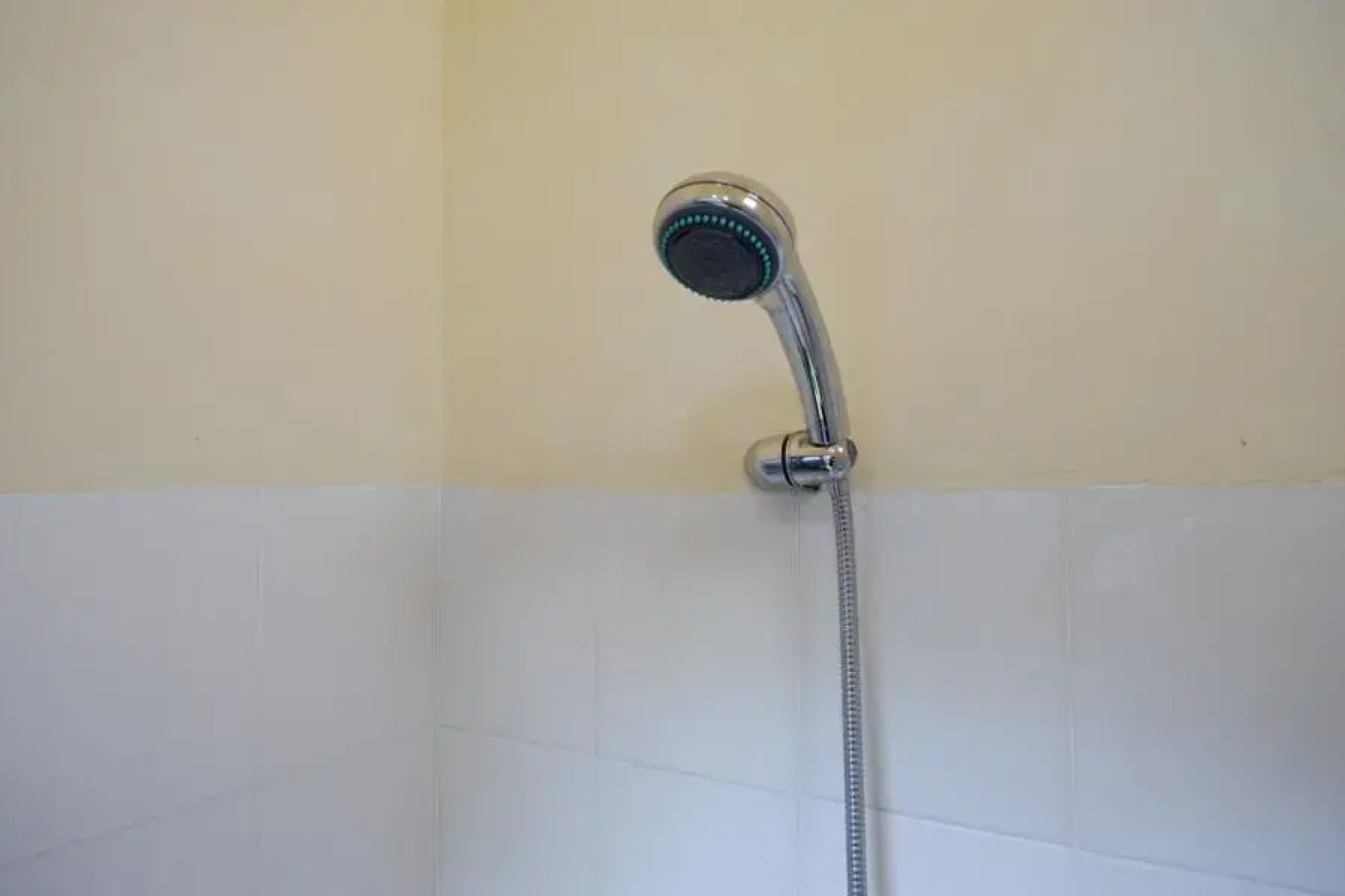 RedDoorz near Universitas Cokroaminoto Palopo