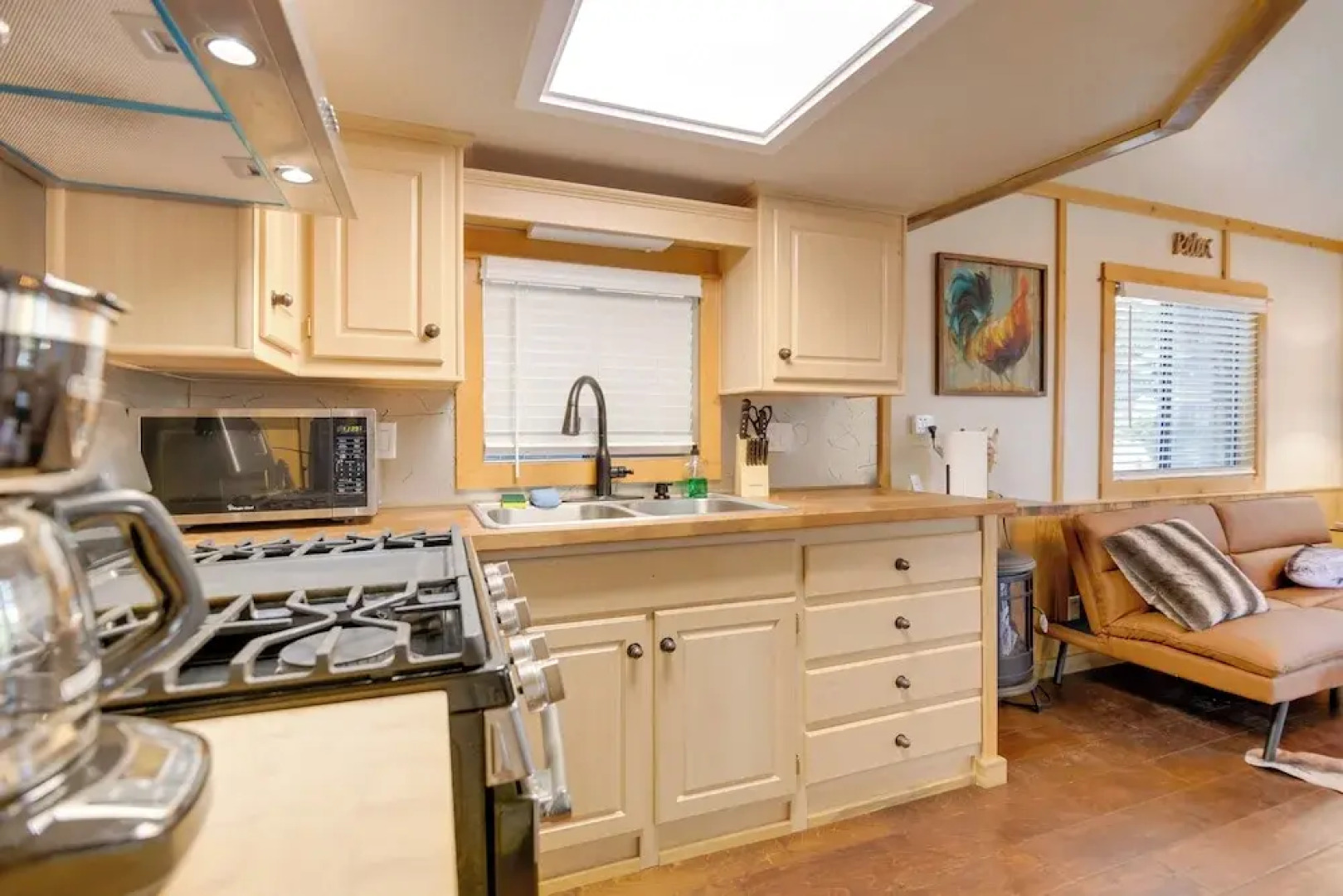 Near Lake Almanor & Golf: Cozy Cabin!