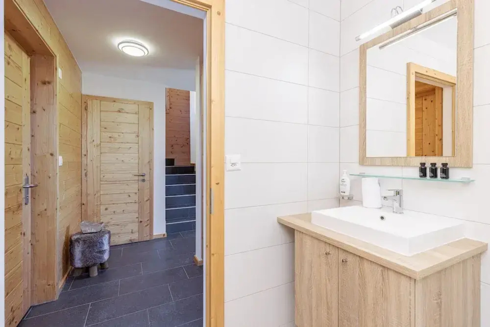 Chalet Le Cerf - NEW Build, Stylish Stay