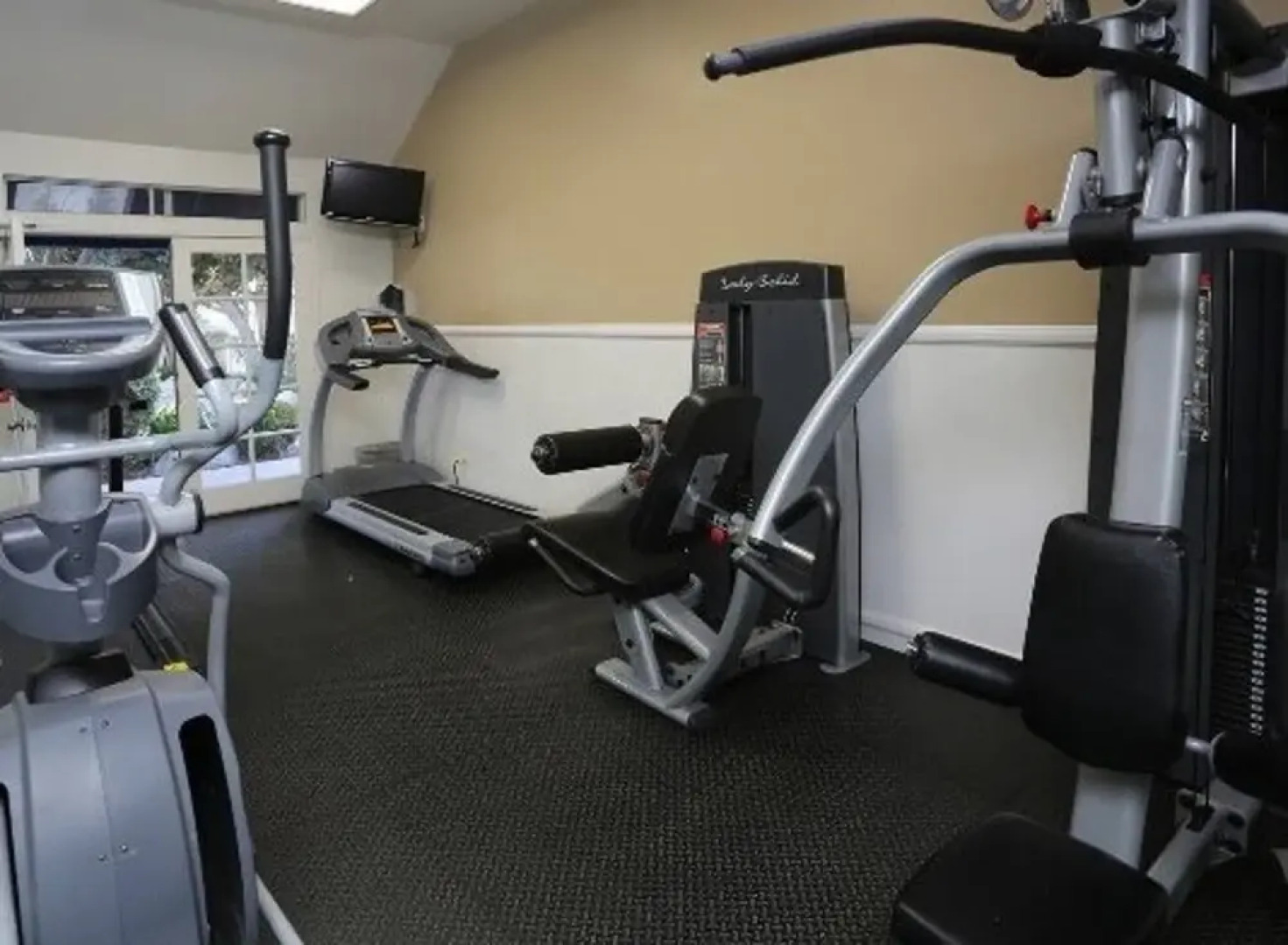 Find Your Zen: Peaceful Getaway in Trendy City of the Arts