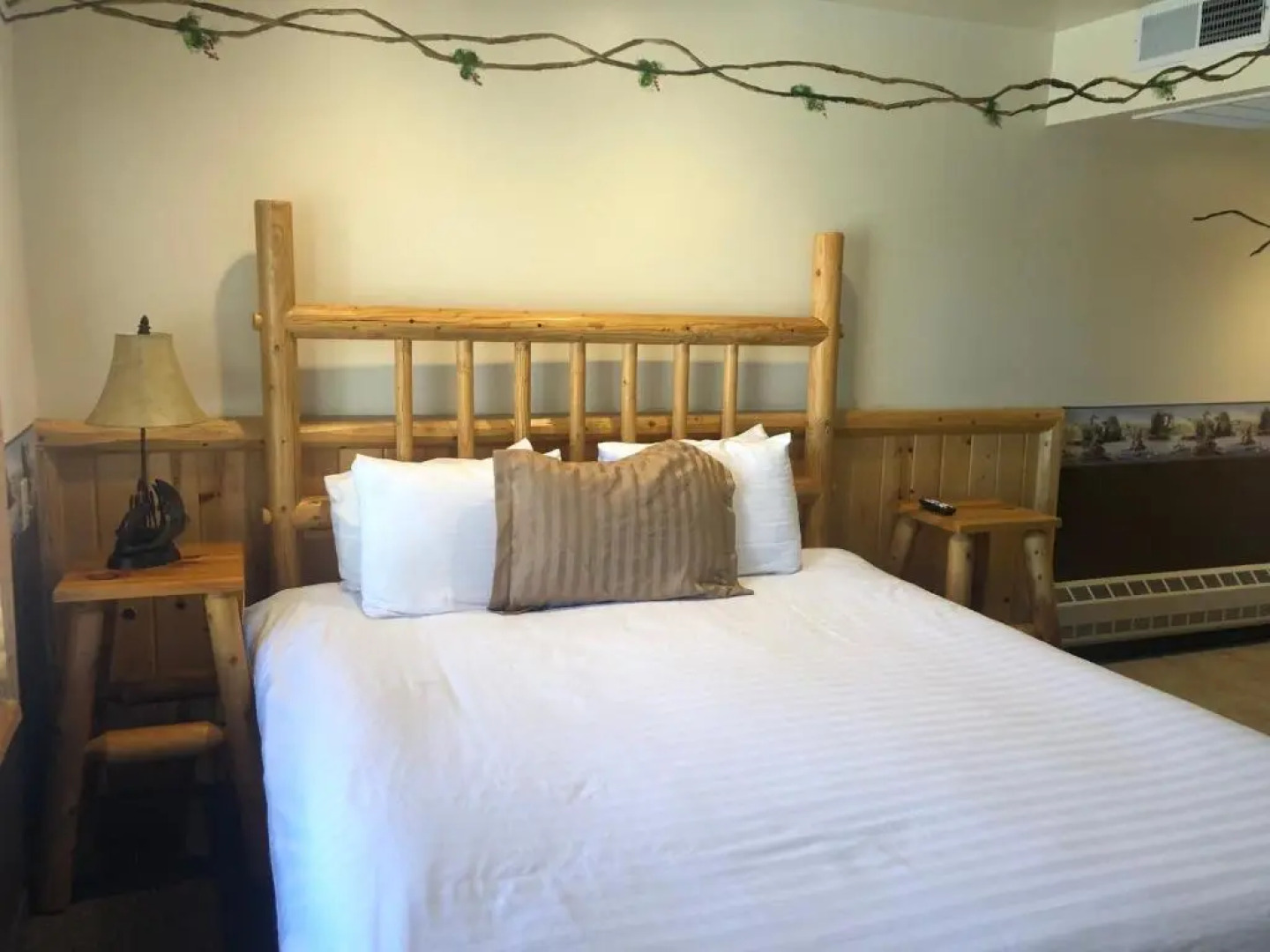 Rodeway Inn & Suites Fireside Lodge