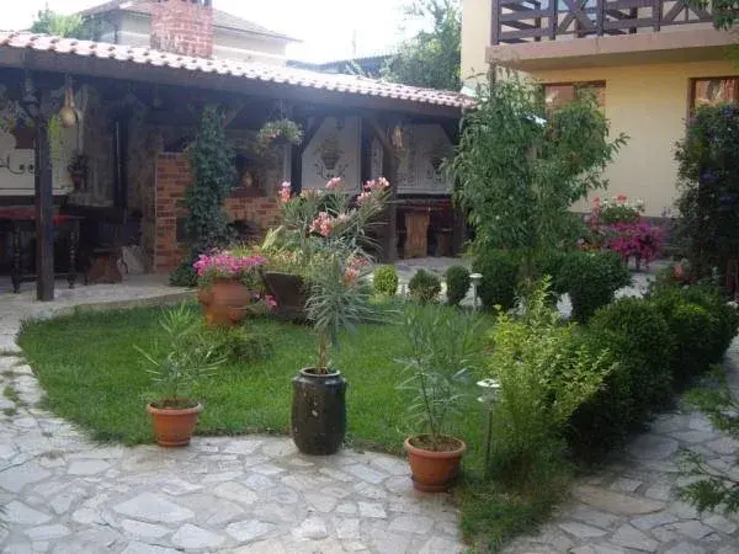 Saint Nikola Family Hotel