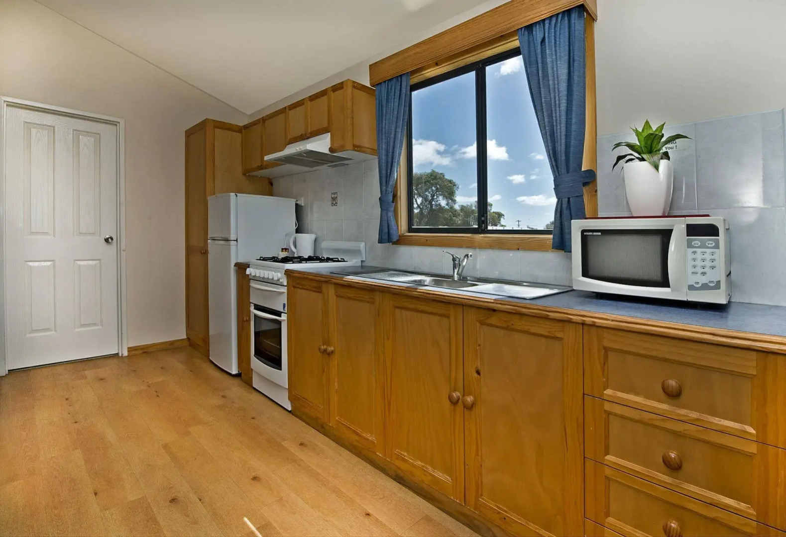 Acclaim Rose Gardens Beachside Holiday Park