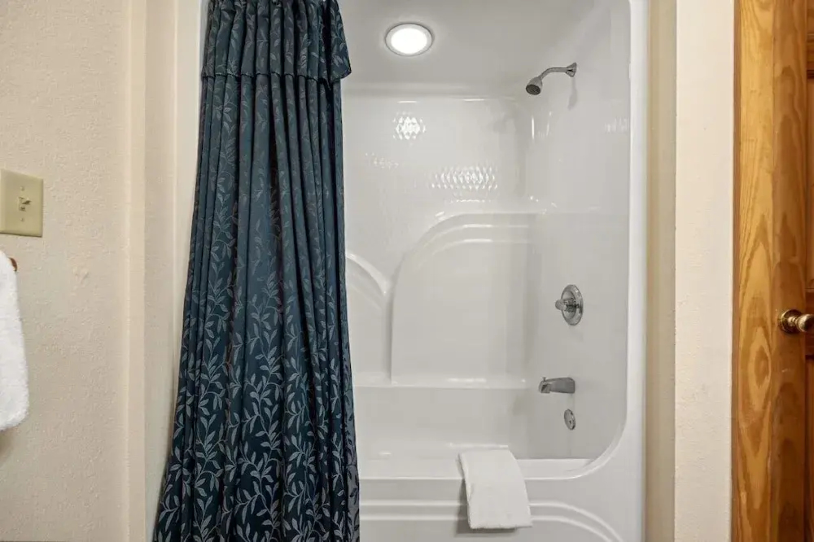 Poplar Point Condo Unit 12E - Three Bedroom Condo