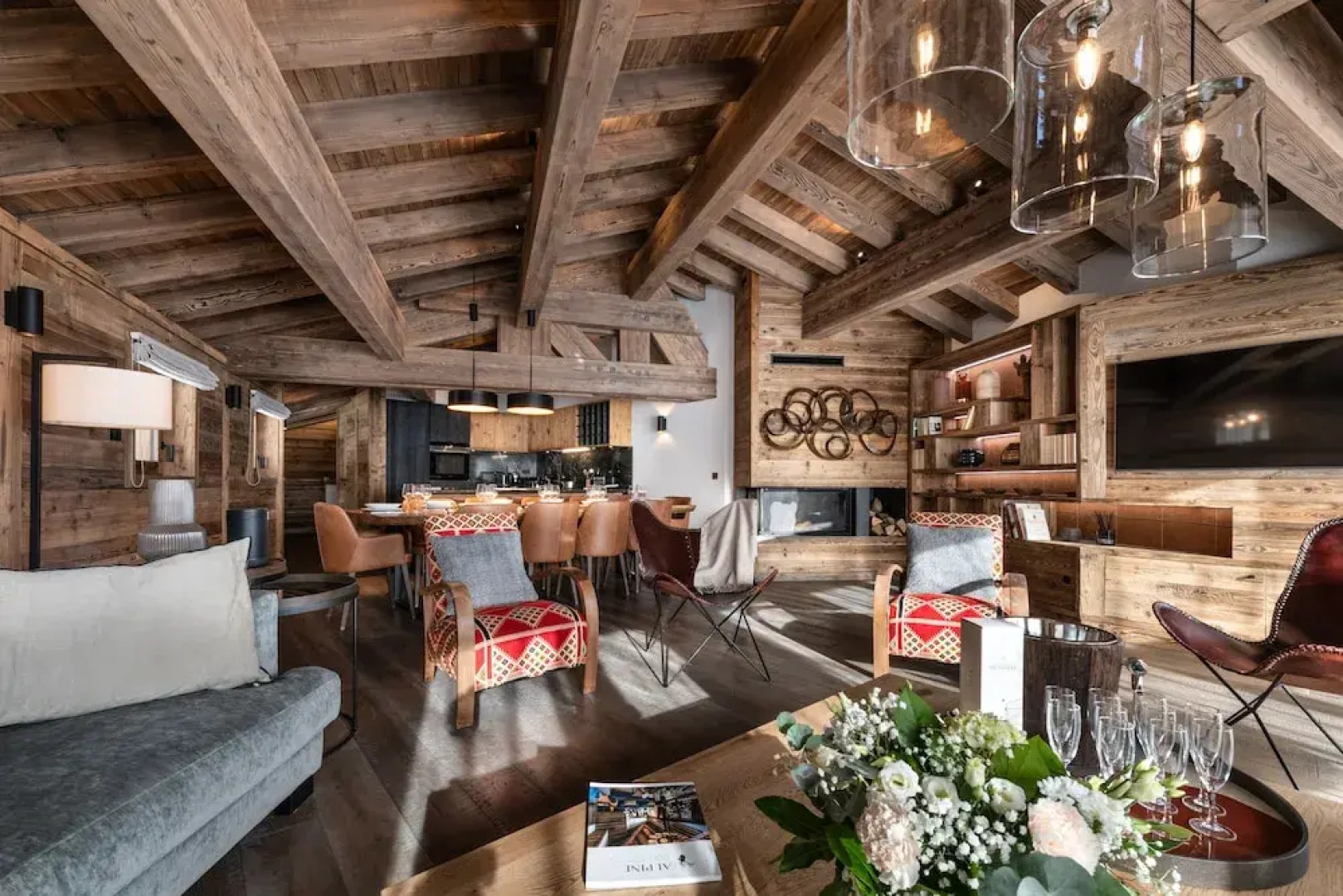 Alaska Lodge by Alpine resorts