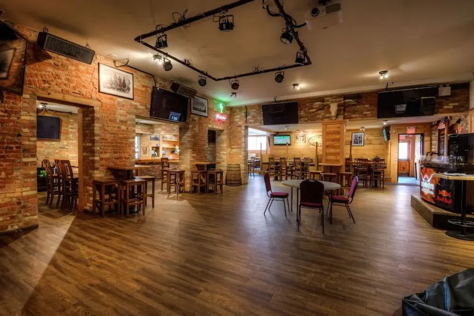 Royal Inn and Suites