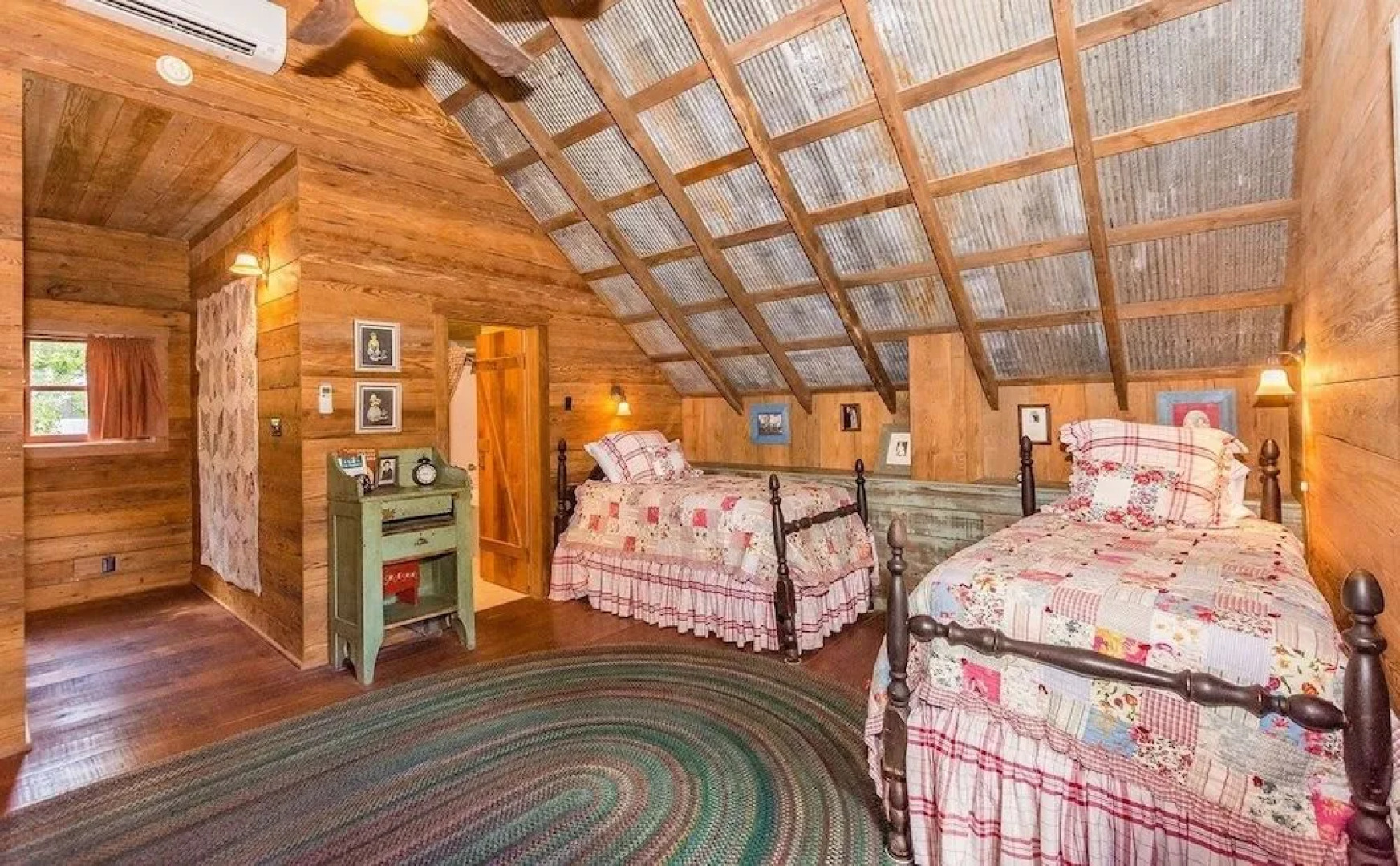 Ada's Whole House 3 Bedroom Apts by RedAwning