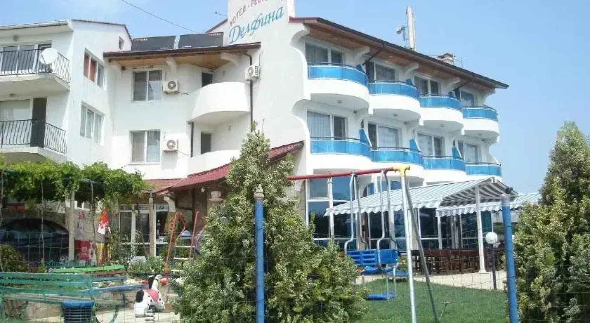 Dolphin Family Hotel