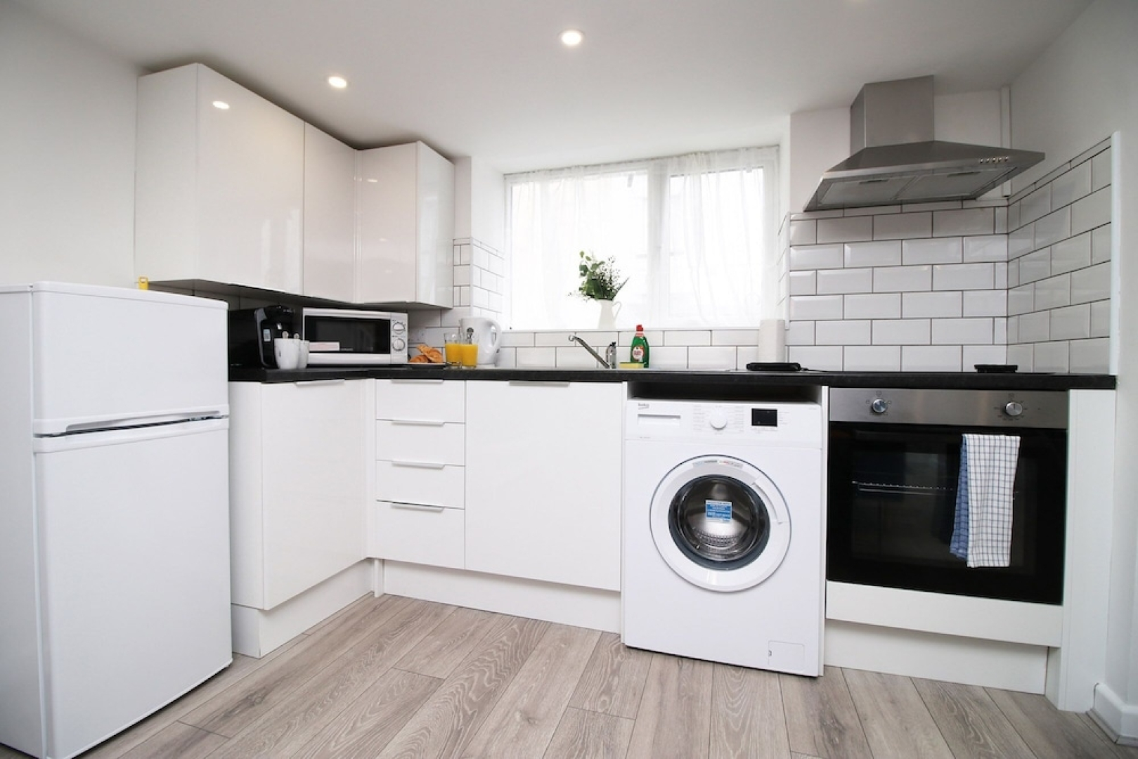 The White House by Tŷ SA