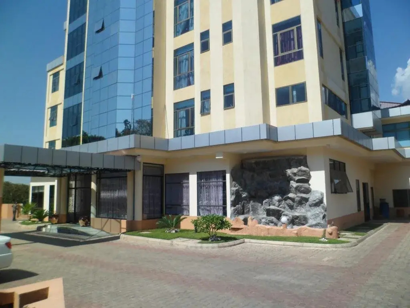 Victoria Palace Hotel