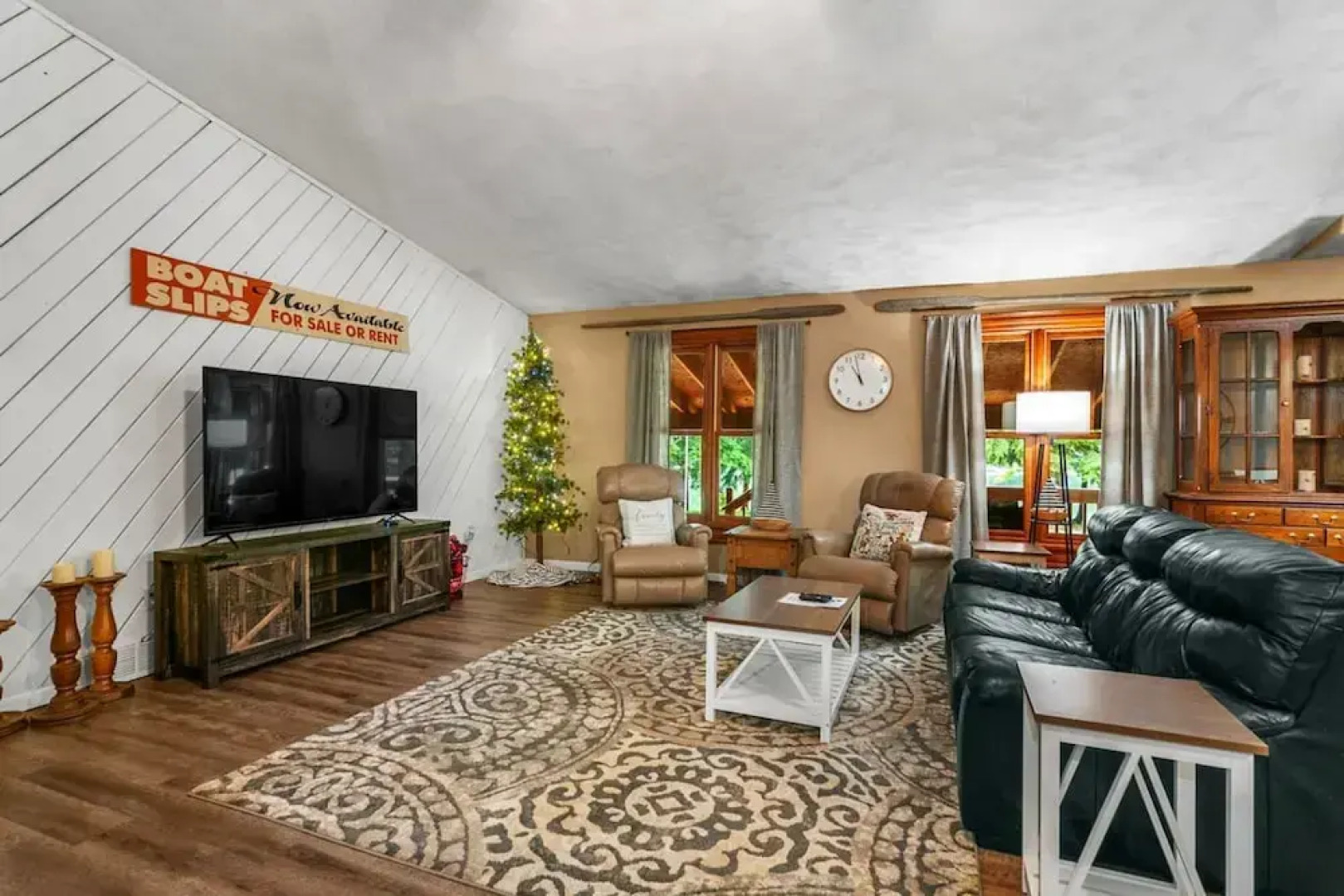 Lakeside Getaway pet Friendly