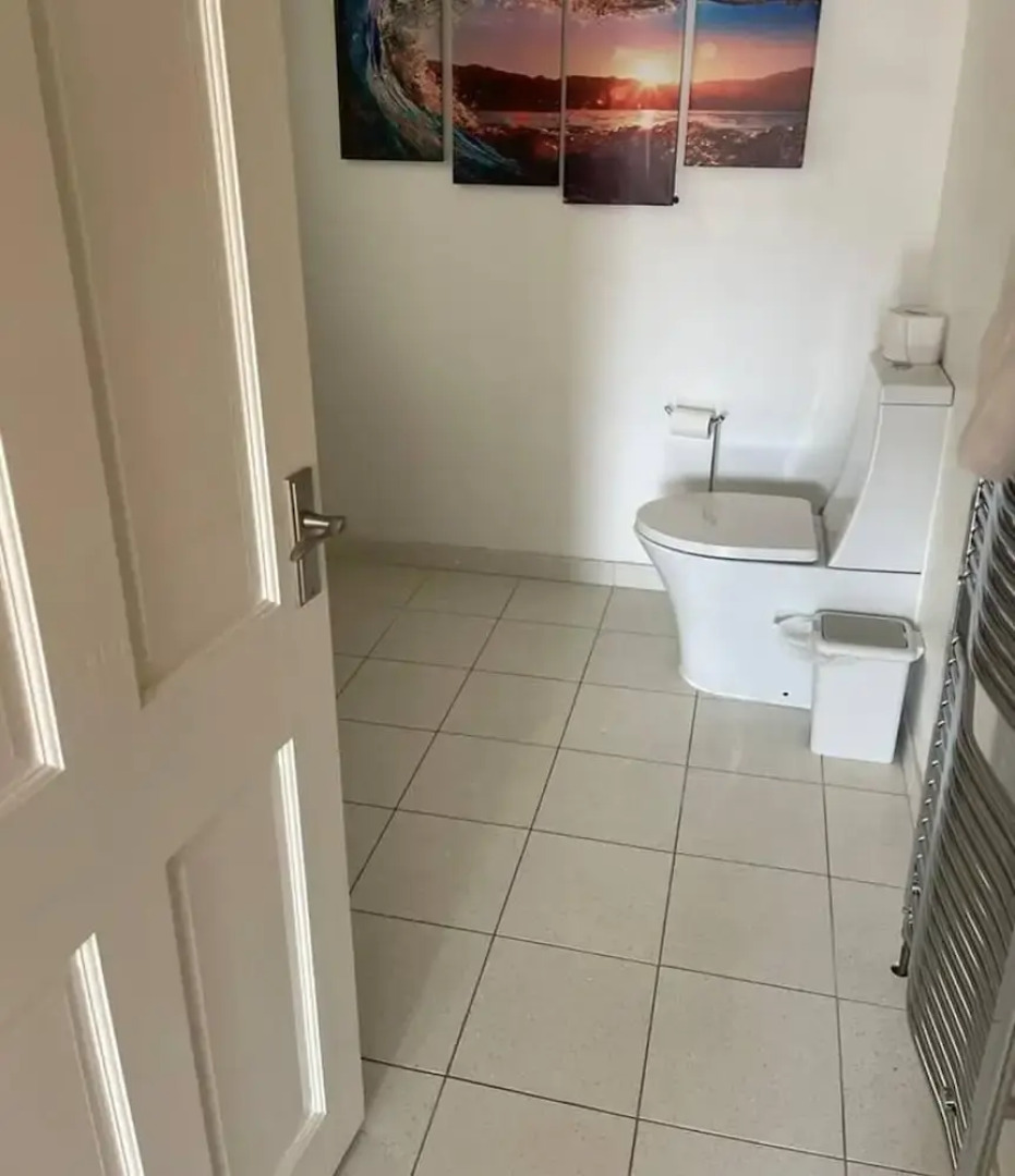 Spacious 3BR Home in Bedford for Big Groups