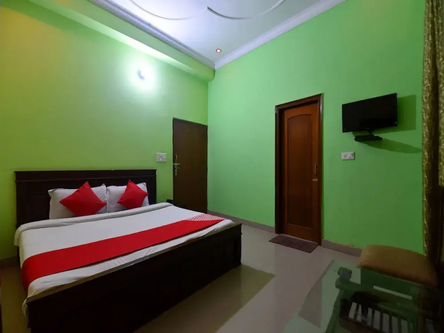 OYO 28146 Hotel Virsa