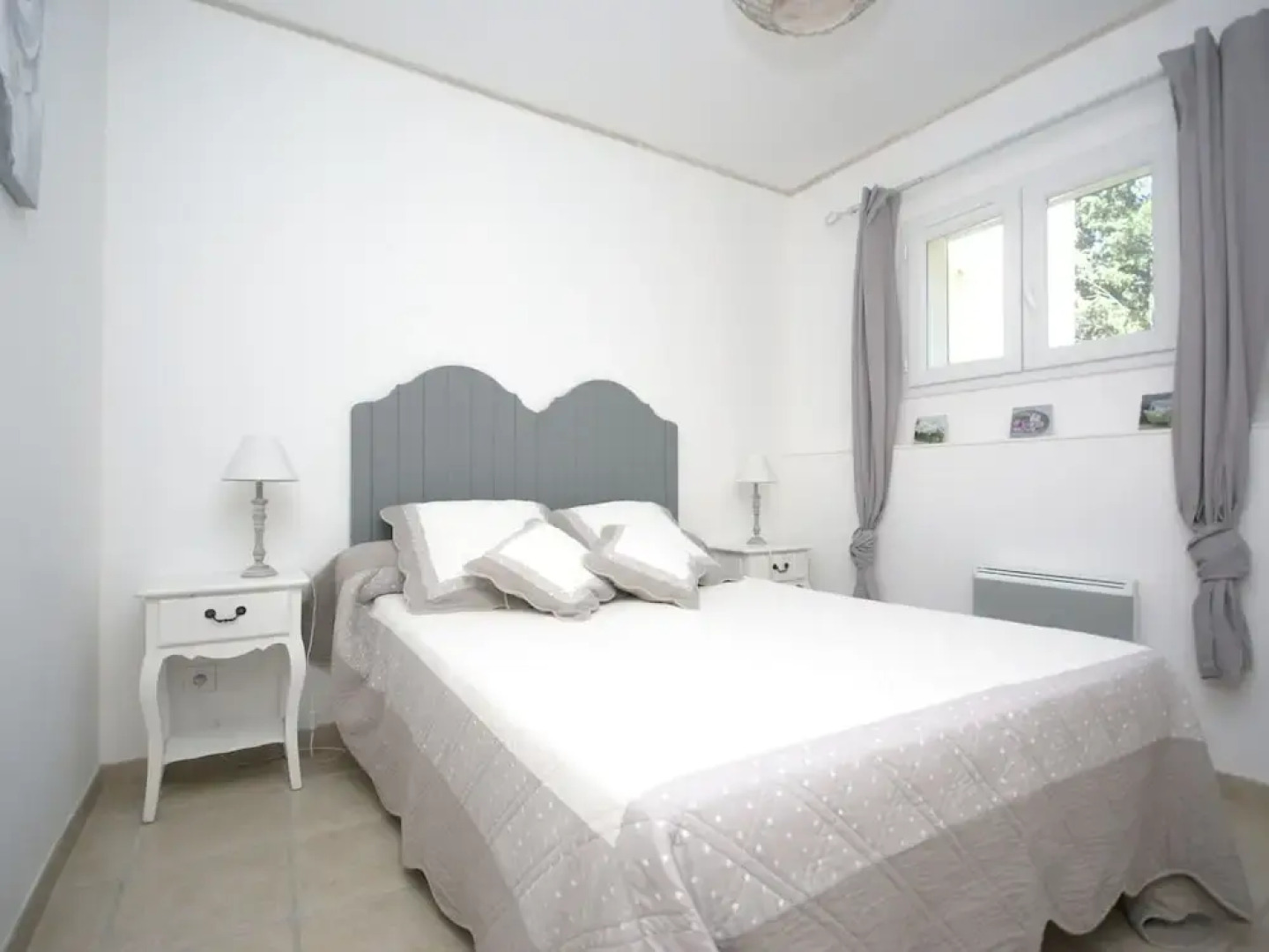 Recently Built Villa With Shared Swimming Pool Near the Village of Piolenc