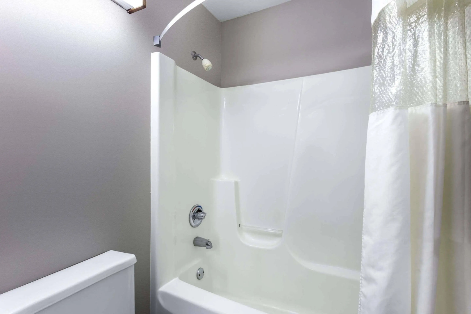 Delavan Inn and Suites