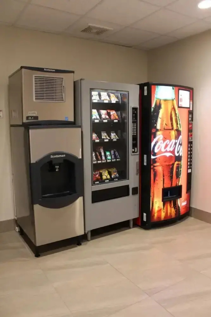 Prairie Moon Inn & Suites Macklin