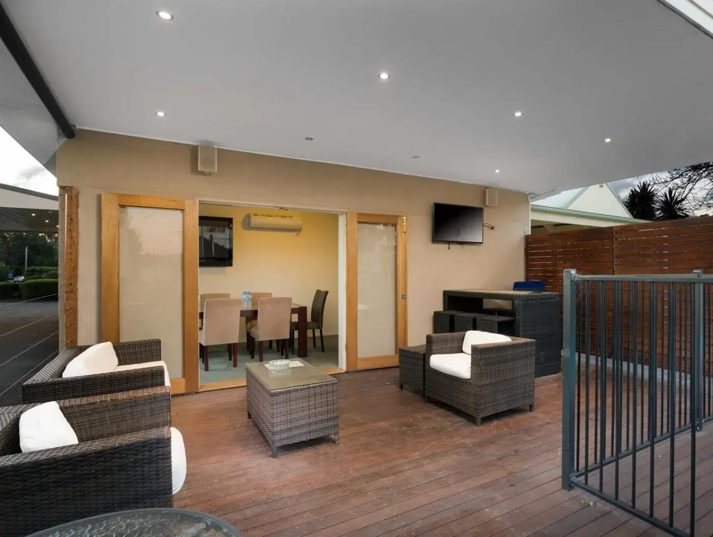 Best Western New Crossing Place Motel