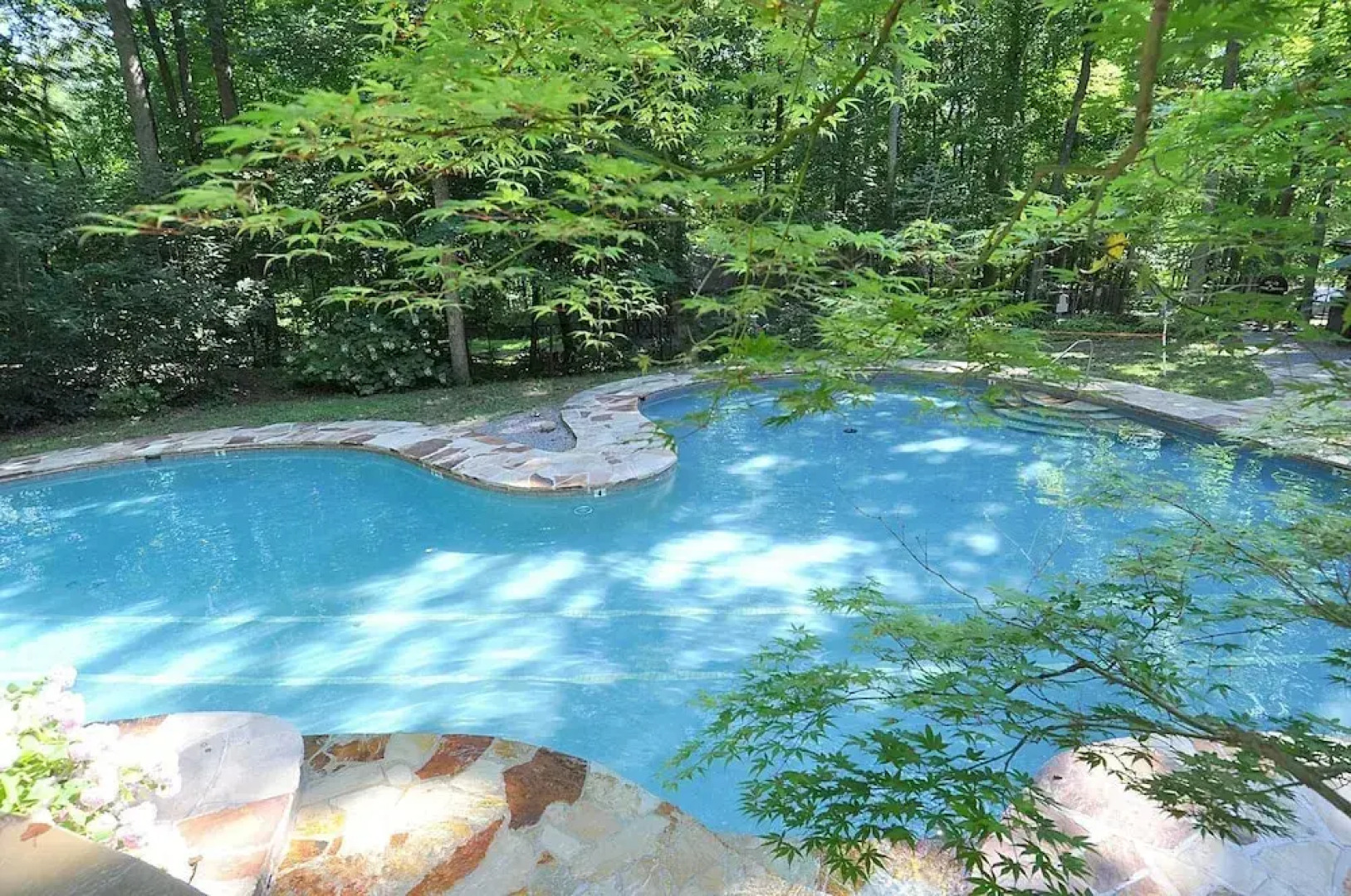 Dogwood Knoll - Wooded Escape