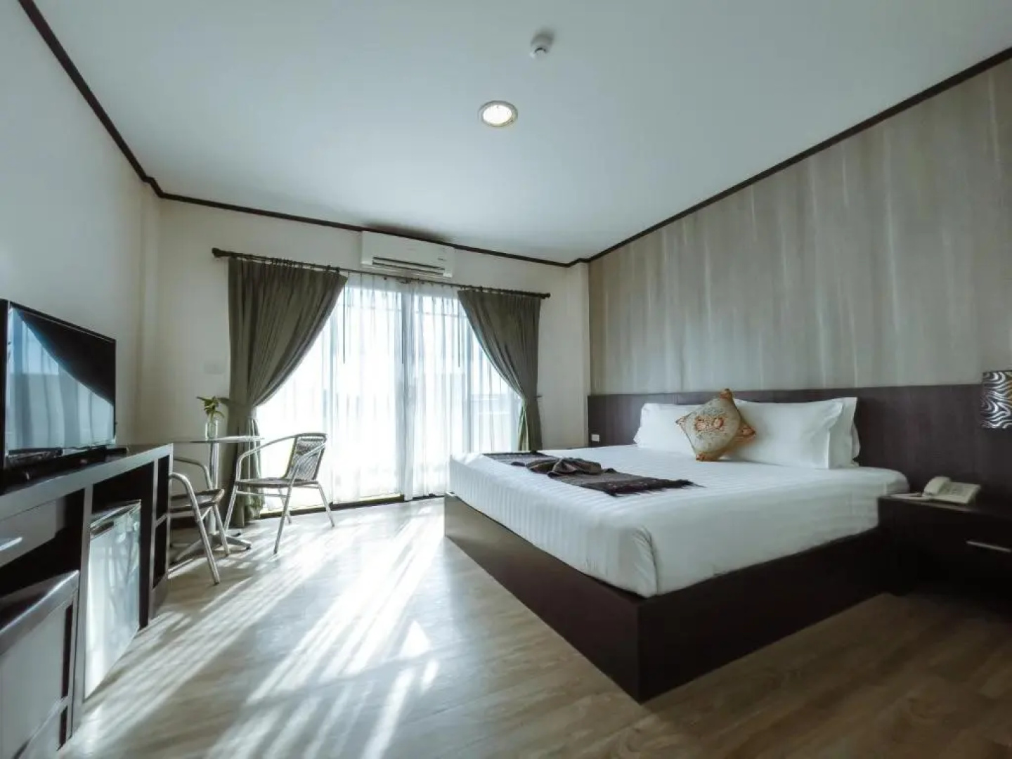 Royal Nakhara Hotel