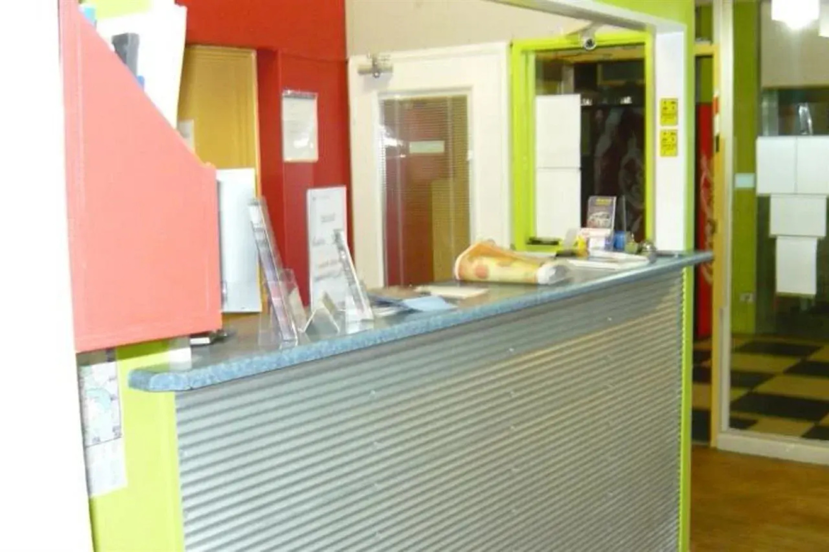 Adelaide Motel & Backpackers