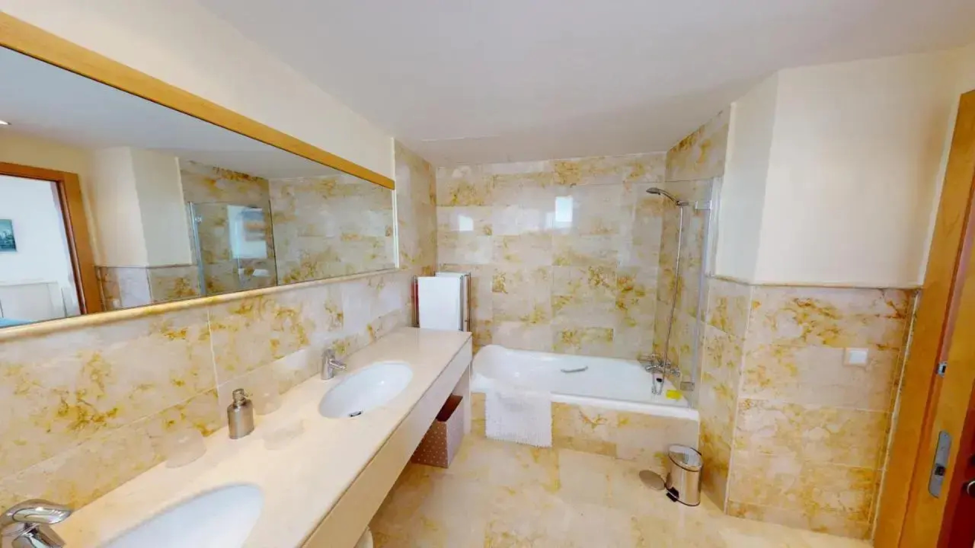 Lomas de Los Monteros II - 3 Bed Apartment