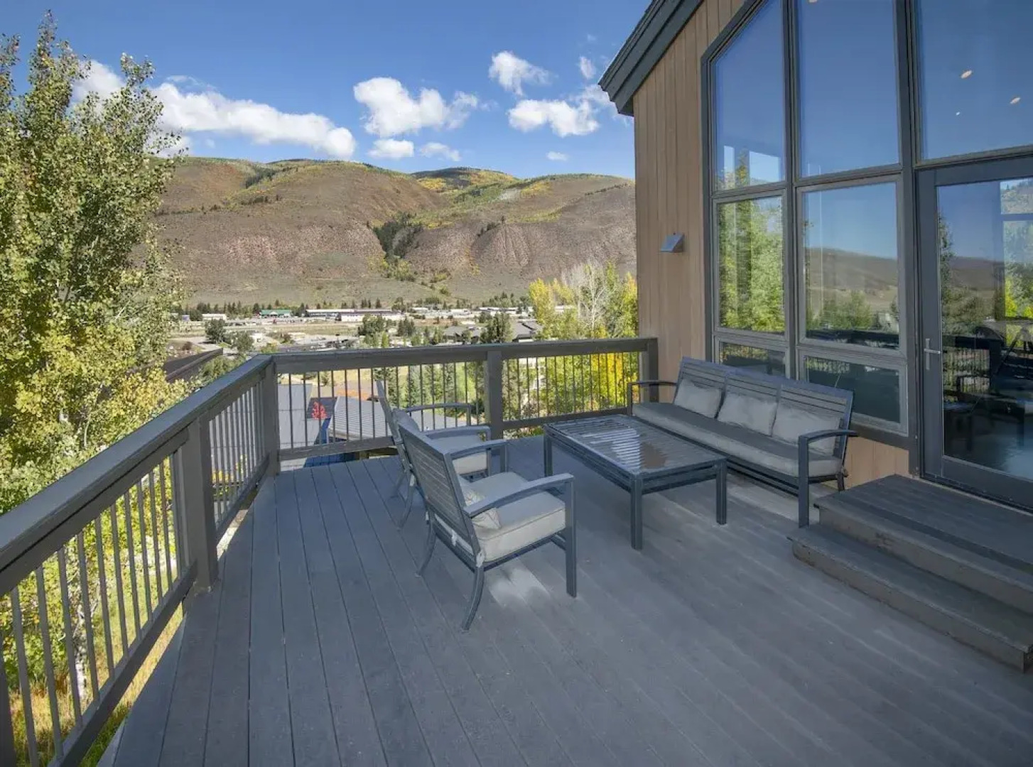 814 Eagle Dr. 4 Bedroom Home by RedAwning