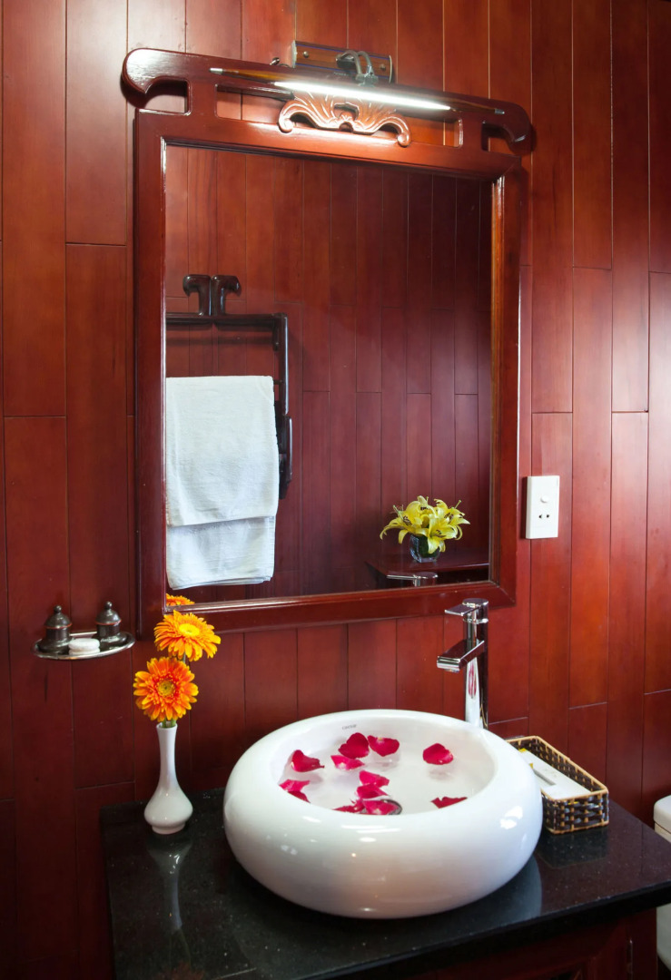 Halong Royal Palace Cruise