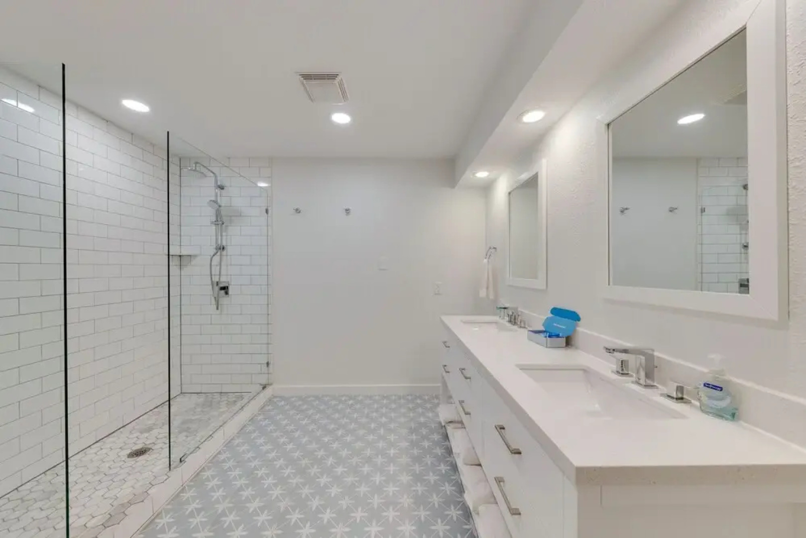 Beach House 2 on Lake LBJ - Sleeps 24