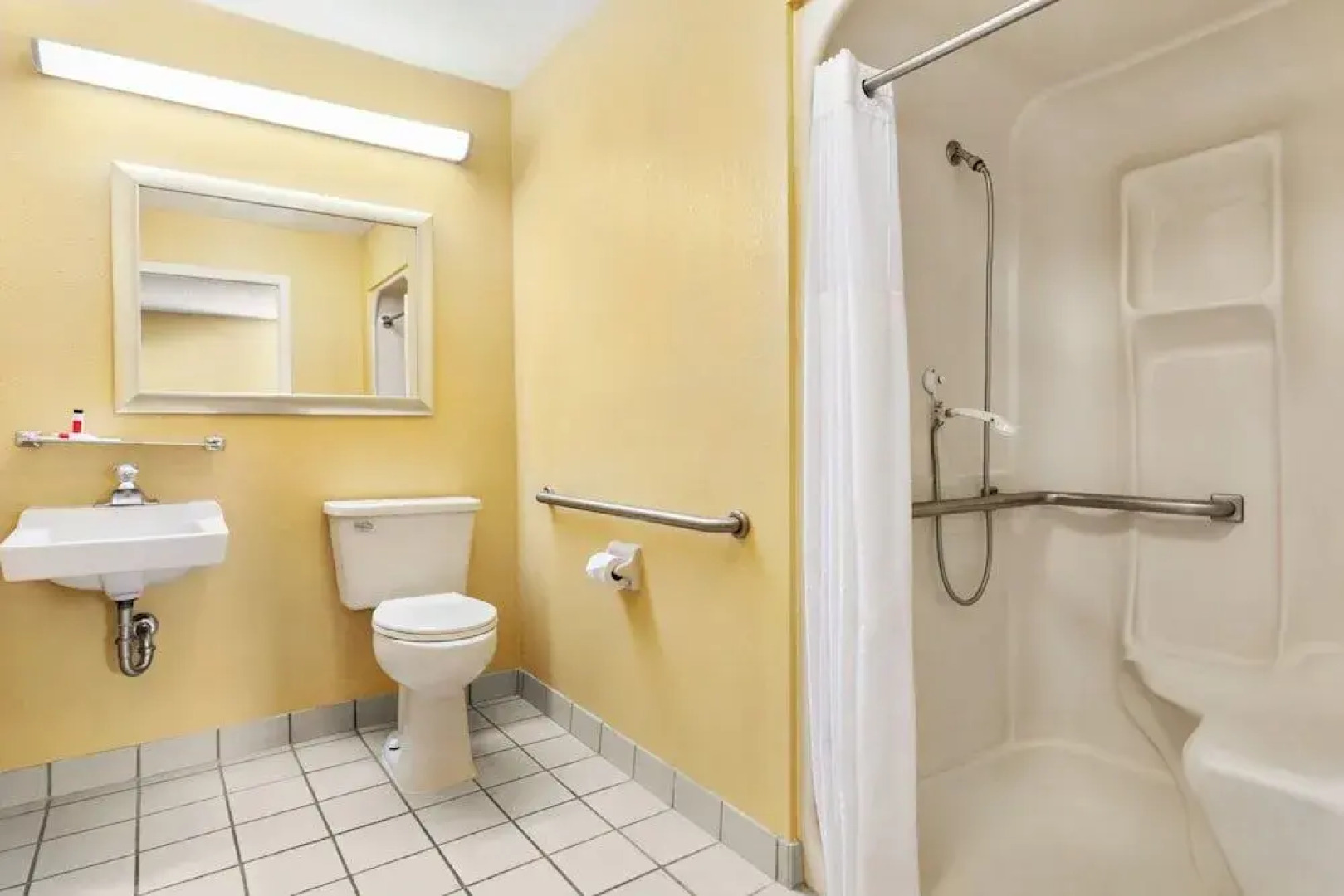 Super 8 by Wyndham Findlay